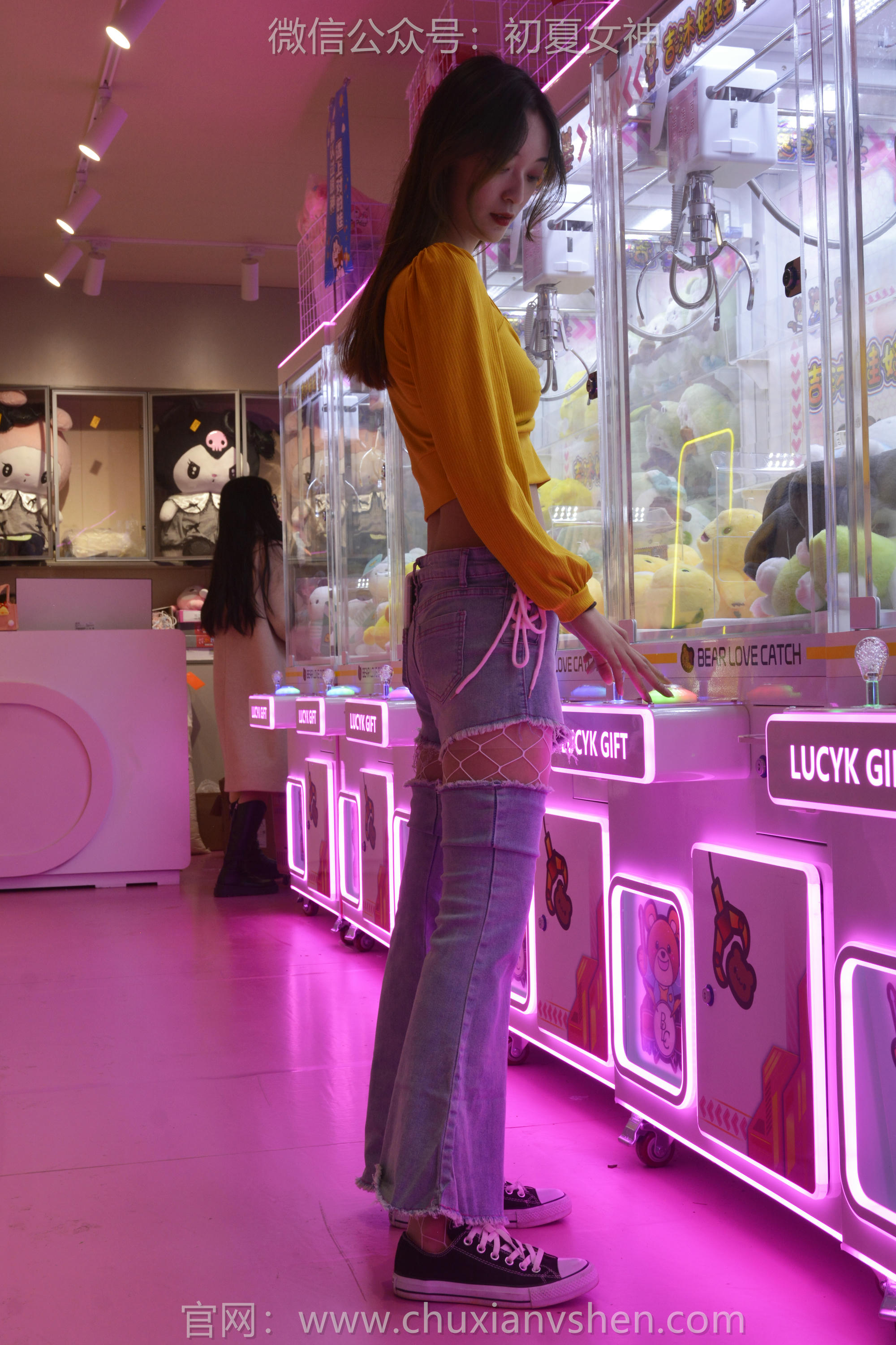 初夏女神 NO.133 依依 邻家女孩[120P+1V／3.21GB]_第1集