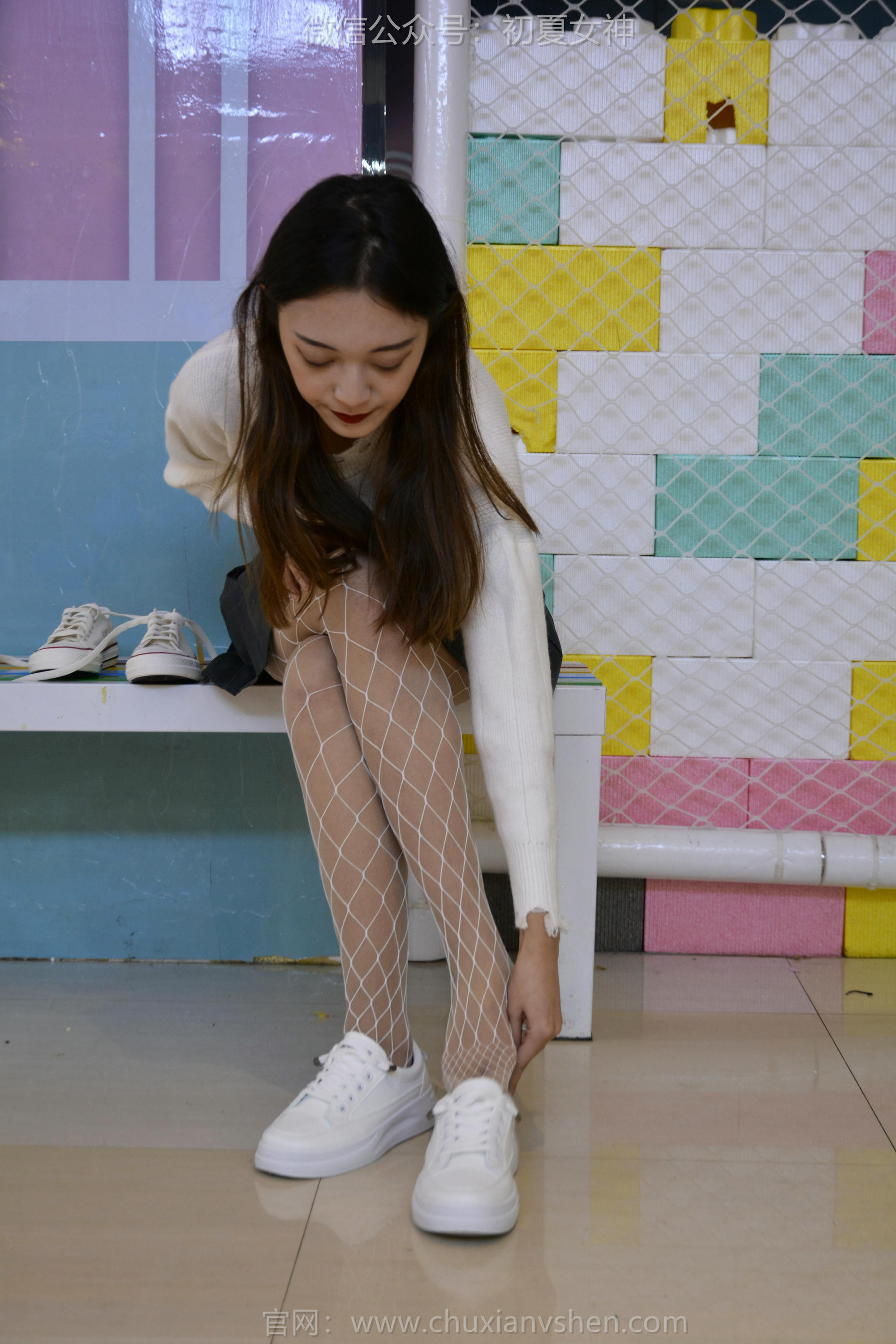 初夏女神 NO.137 依依 邻家女孩[140P+1V／3.45GB]_第1集