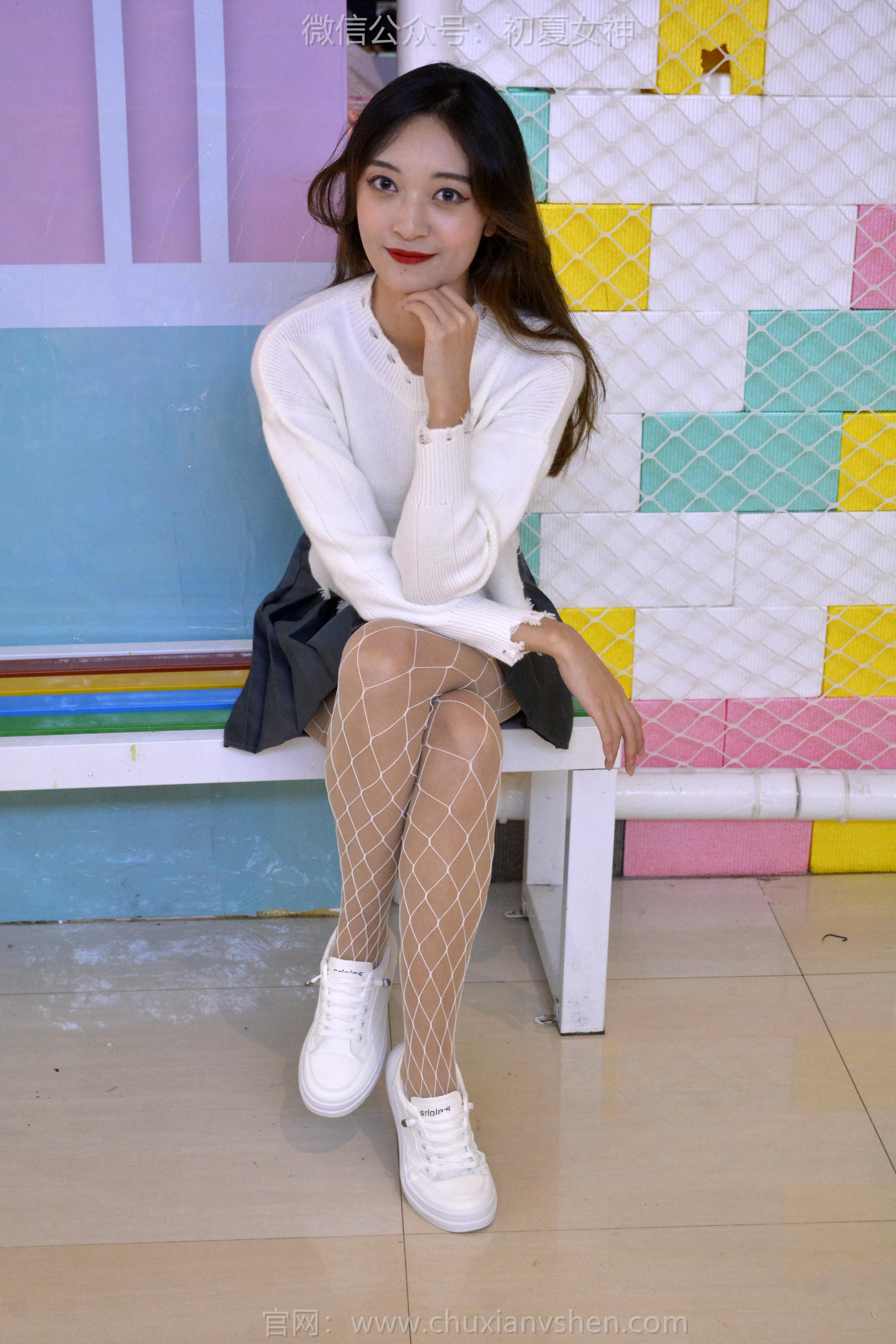 初夏女神 NO.137 依依 邻家女孩[140P+1V／3.45GB]_第1集