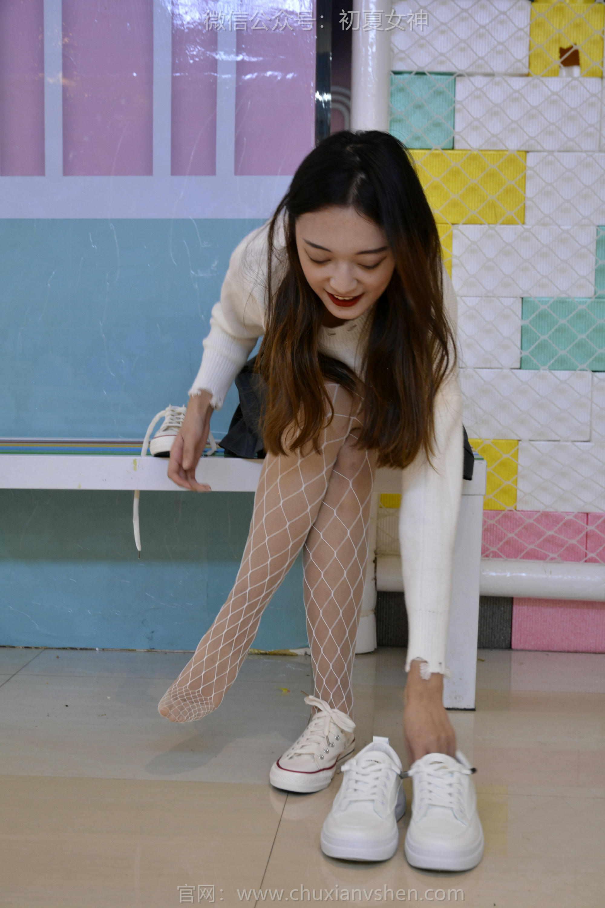 初夏女神 NO.137 依依 邻家女孩[140P+1V／3.45GB]_第1集