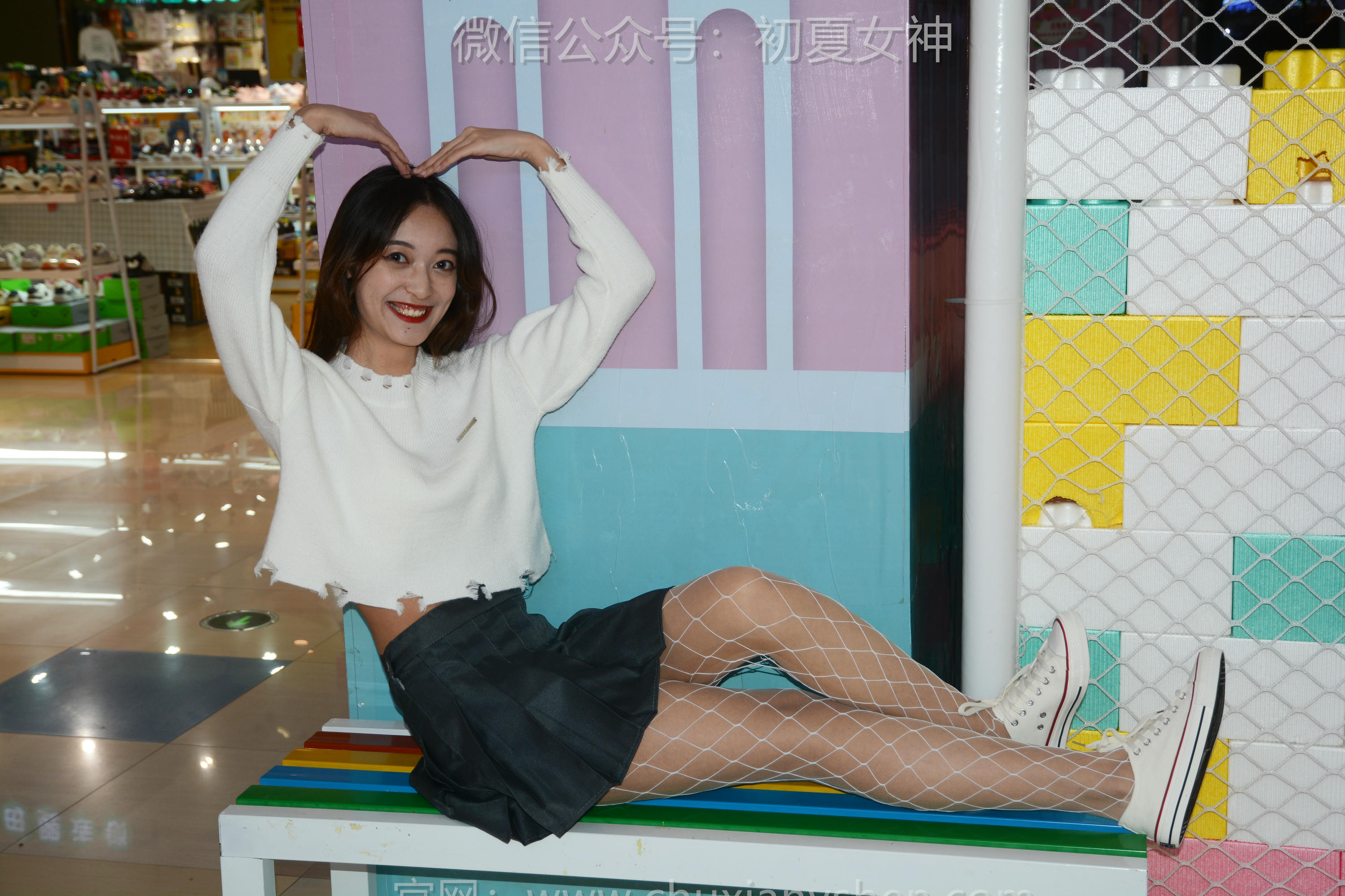 初夏女神 NO.137 依依 邻家女孩[140P+1V／3.45GB]_第2集