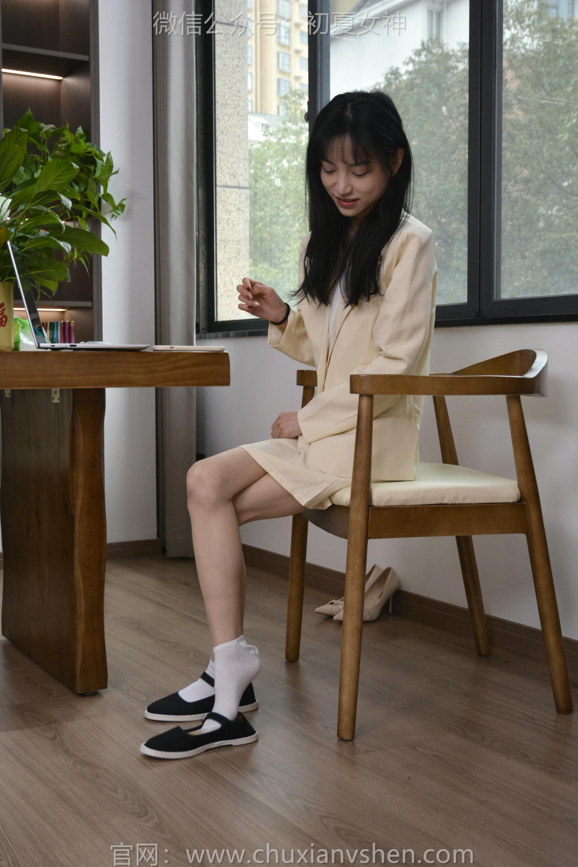 初夏女神 NO.138 柒柒 工作用鞋[140P+1V／4.34GB]_第6集