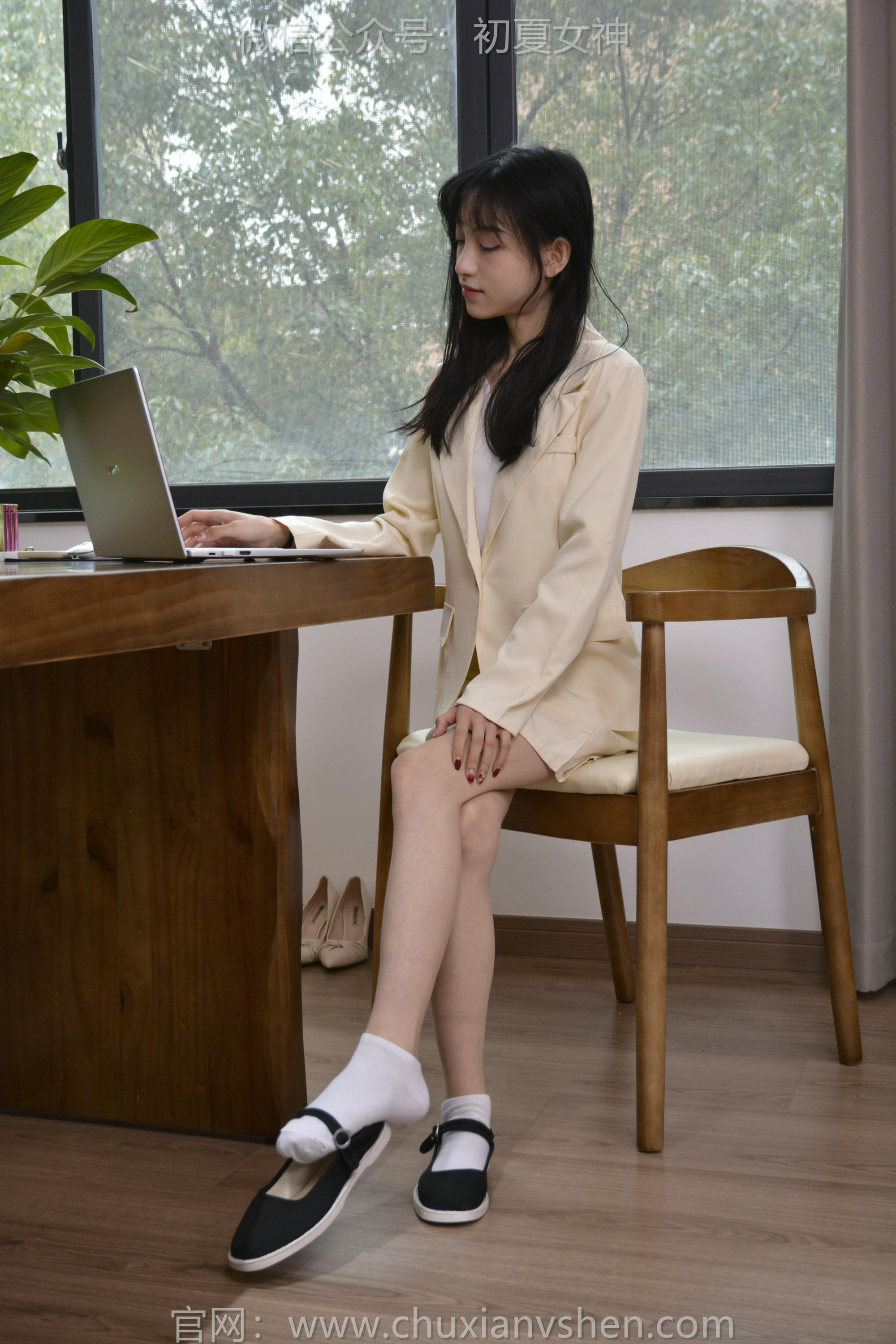 初夏女神 NO.138 柒柒 工作用鞋[140P+1V／4.34GB]_第7集