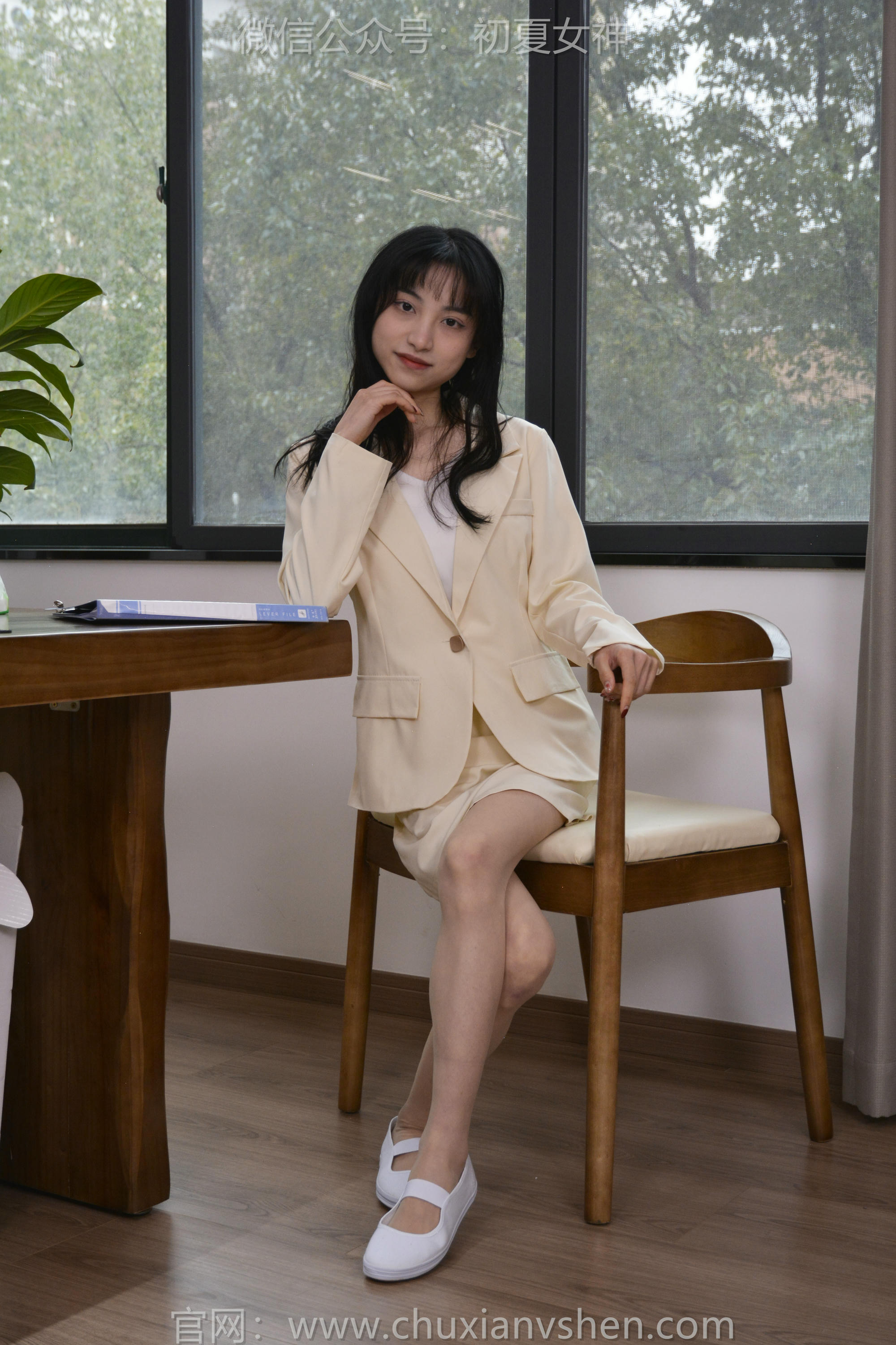 初夏女神 NO.138 柒柒 工作用鞋[140P+1V／4.34GB]_第2集