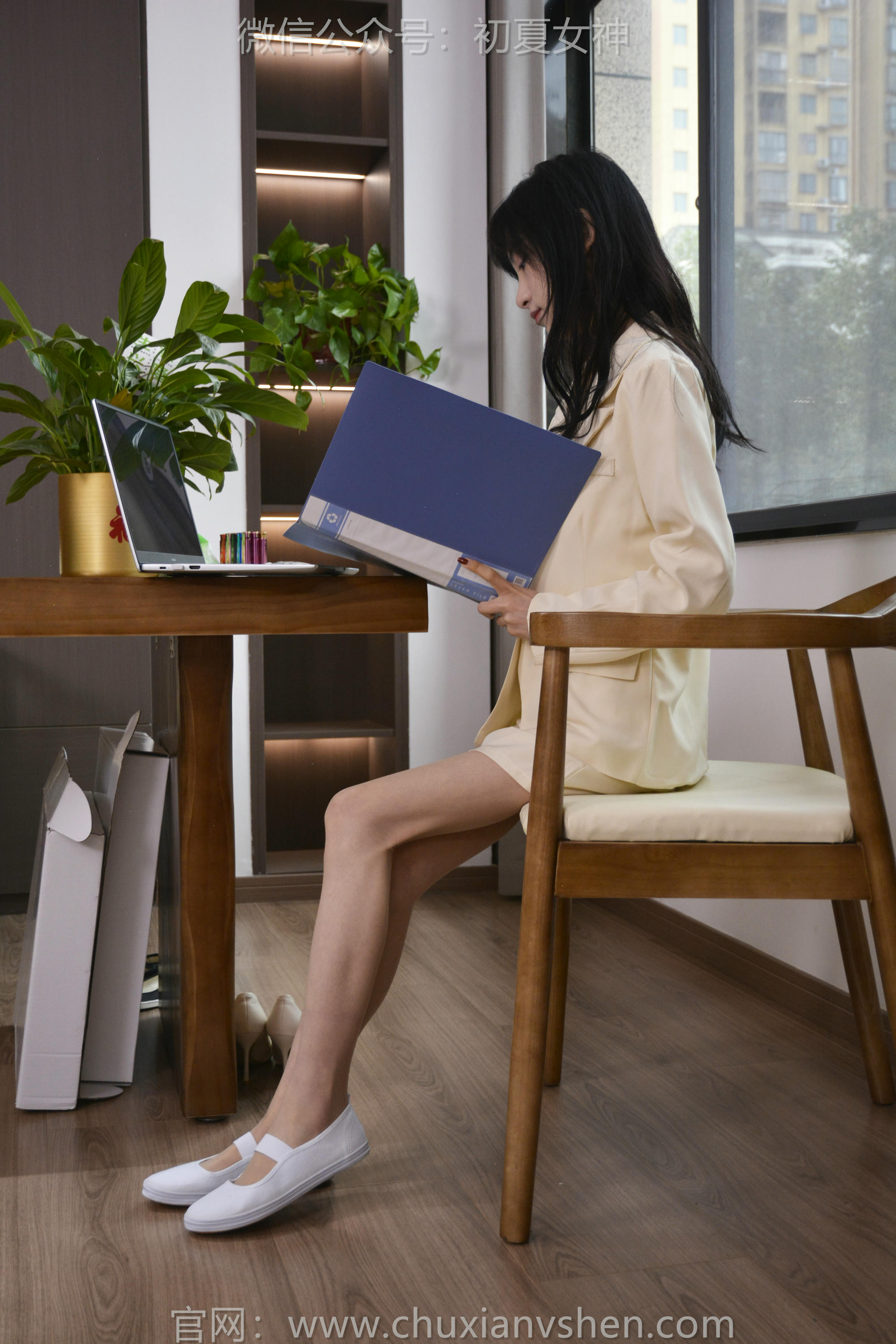 初夏女神 NO.138 柒柒 工作用鞋[140P+1V／4.34GB]_第2集