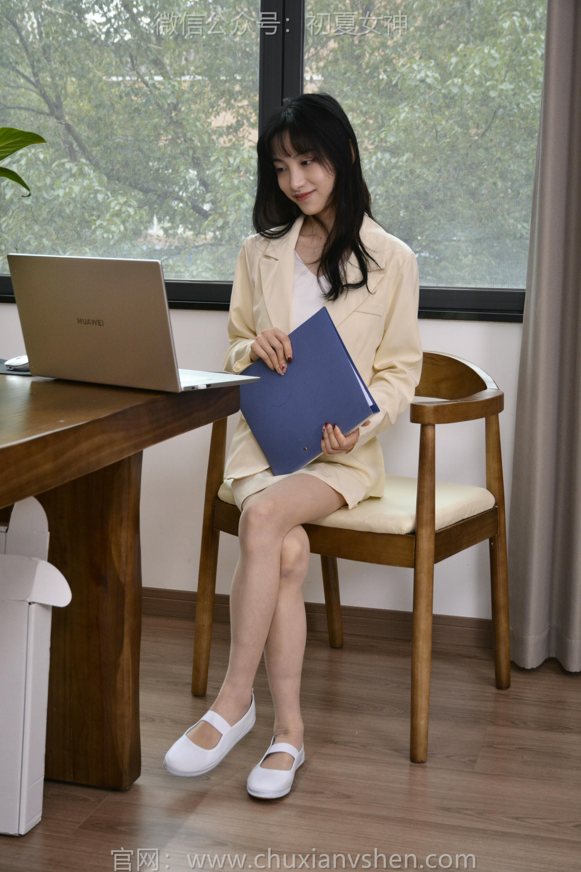 初夏女神 NO.138 柒柒 工作用鞋[140P+1V／4.34GB]_第2集