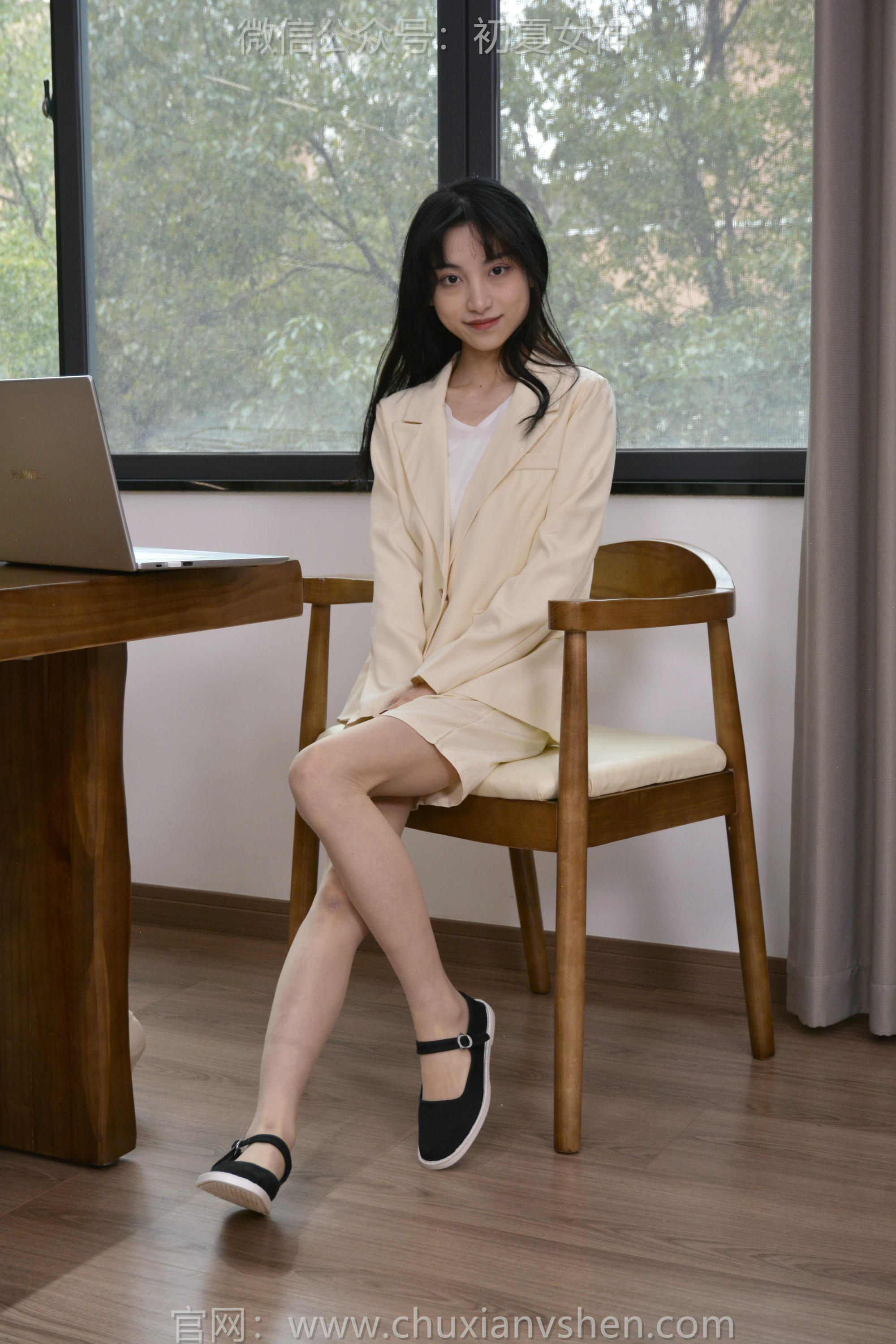 初夏女神 NO.138 柒柒 工作用鞋[140P+1V／4.34GB]_第2集