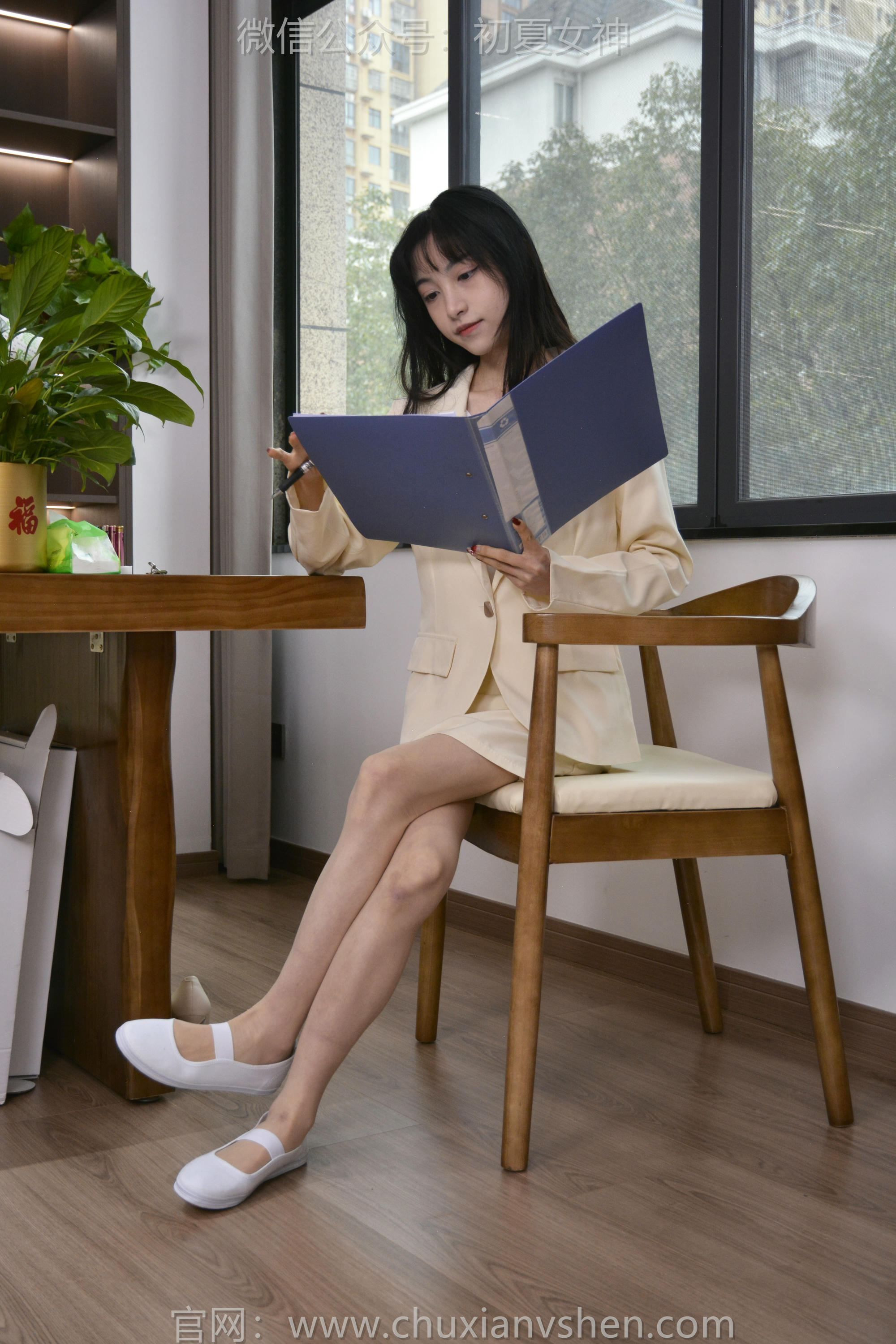 初夏女神 NO.138 柒柒 工作用鞋[140P+1V／4.34GB]_第1集