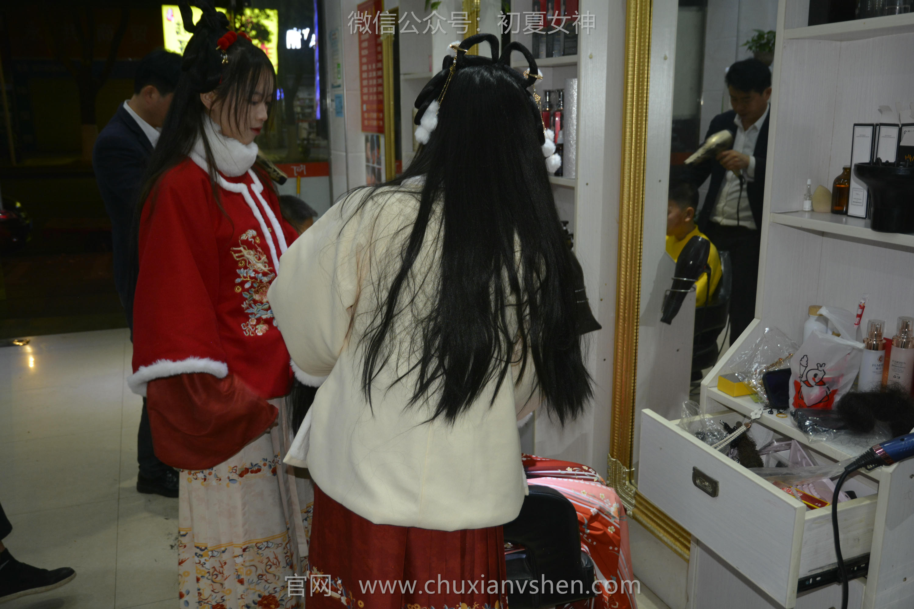 初夏女神 NO.139 双双&秀秀&情情 新年快乐[110P+1V／3.06GB]_第1集