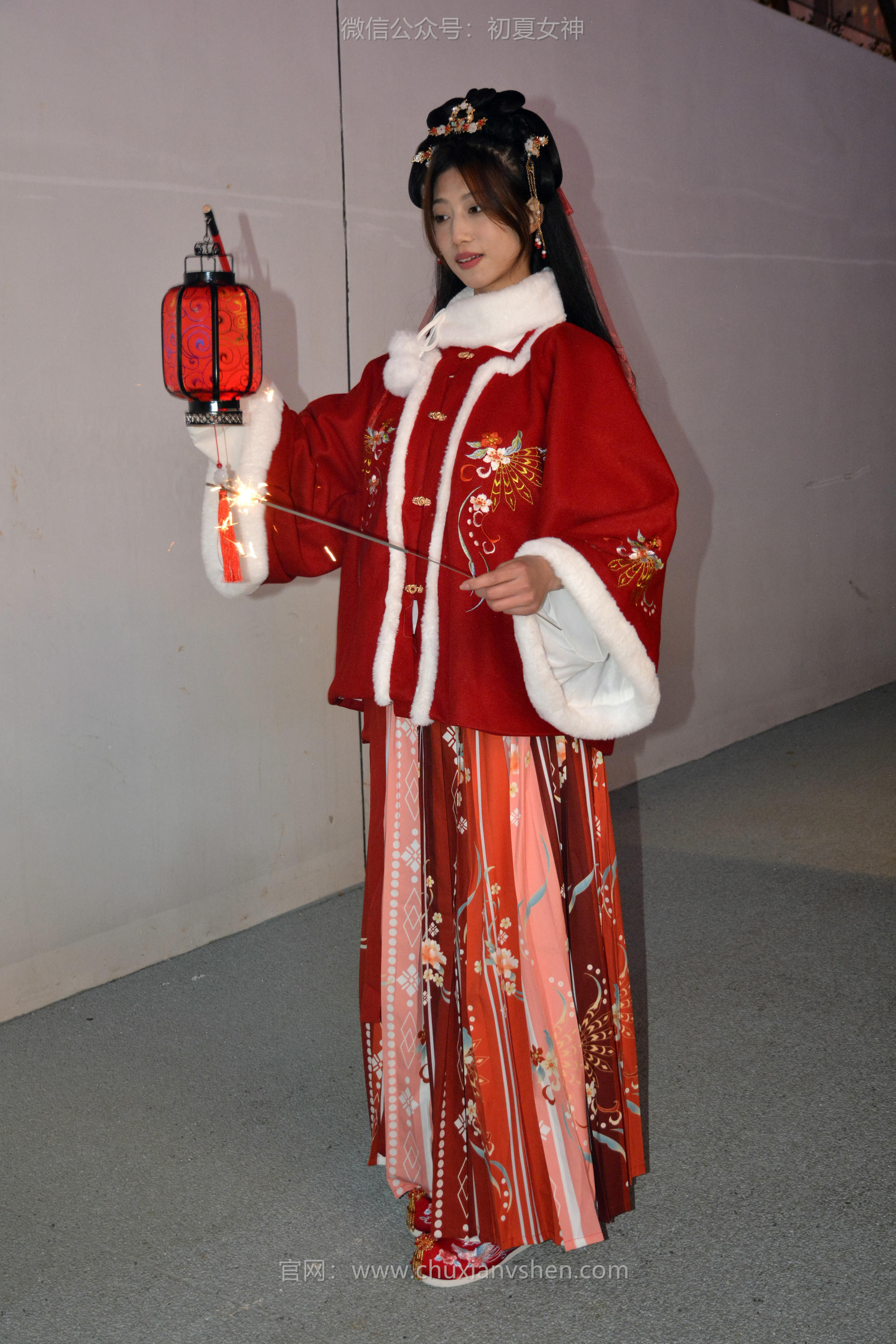 初夏女神 NO.139 双双&秀秀&情情 新年快乐[110P+1V／3.06GB]_第6集