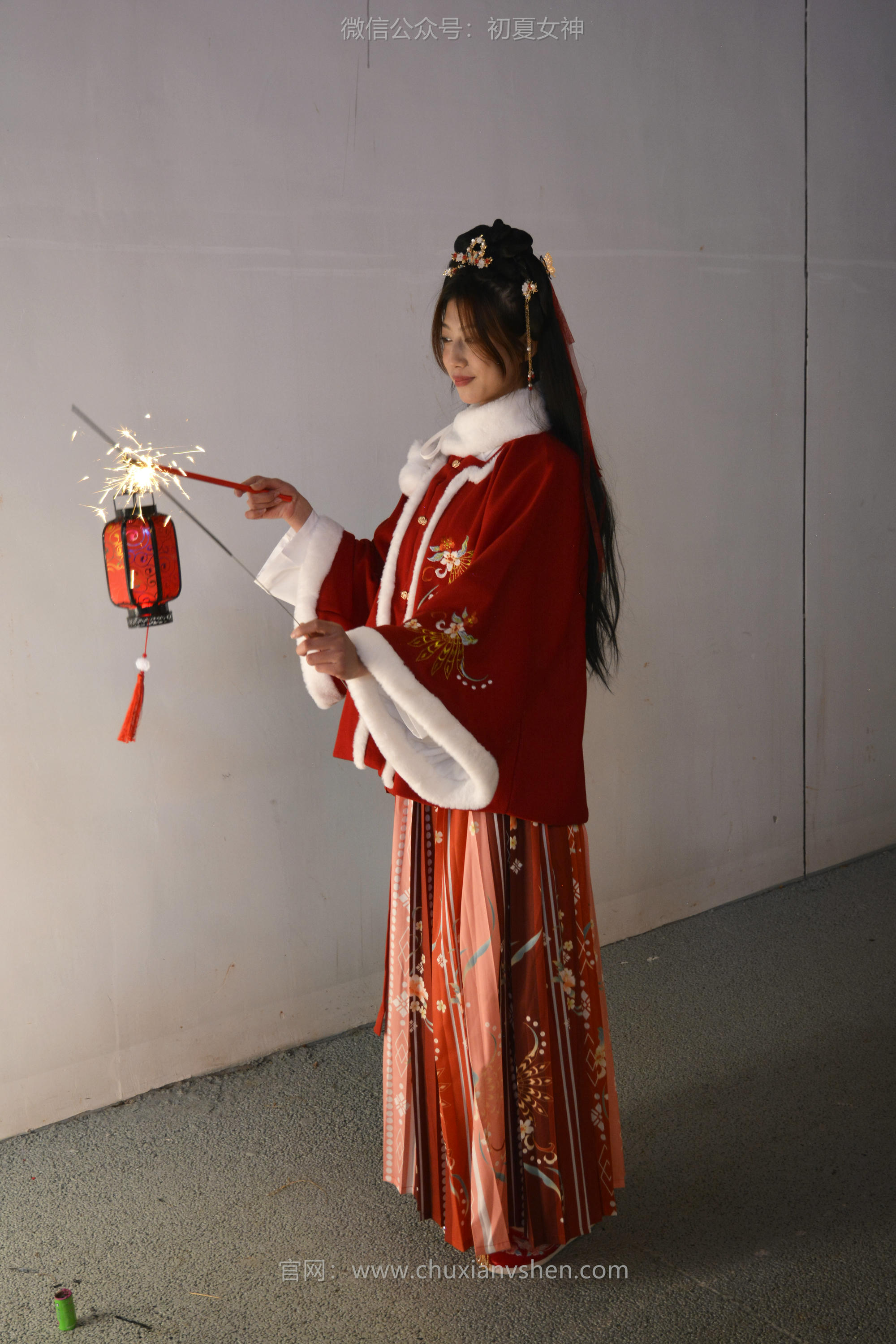 初夏女神 NO.139 双双&秀秀&情情 新年快乐[110P+1V／3.06GB]_第6集