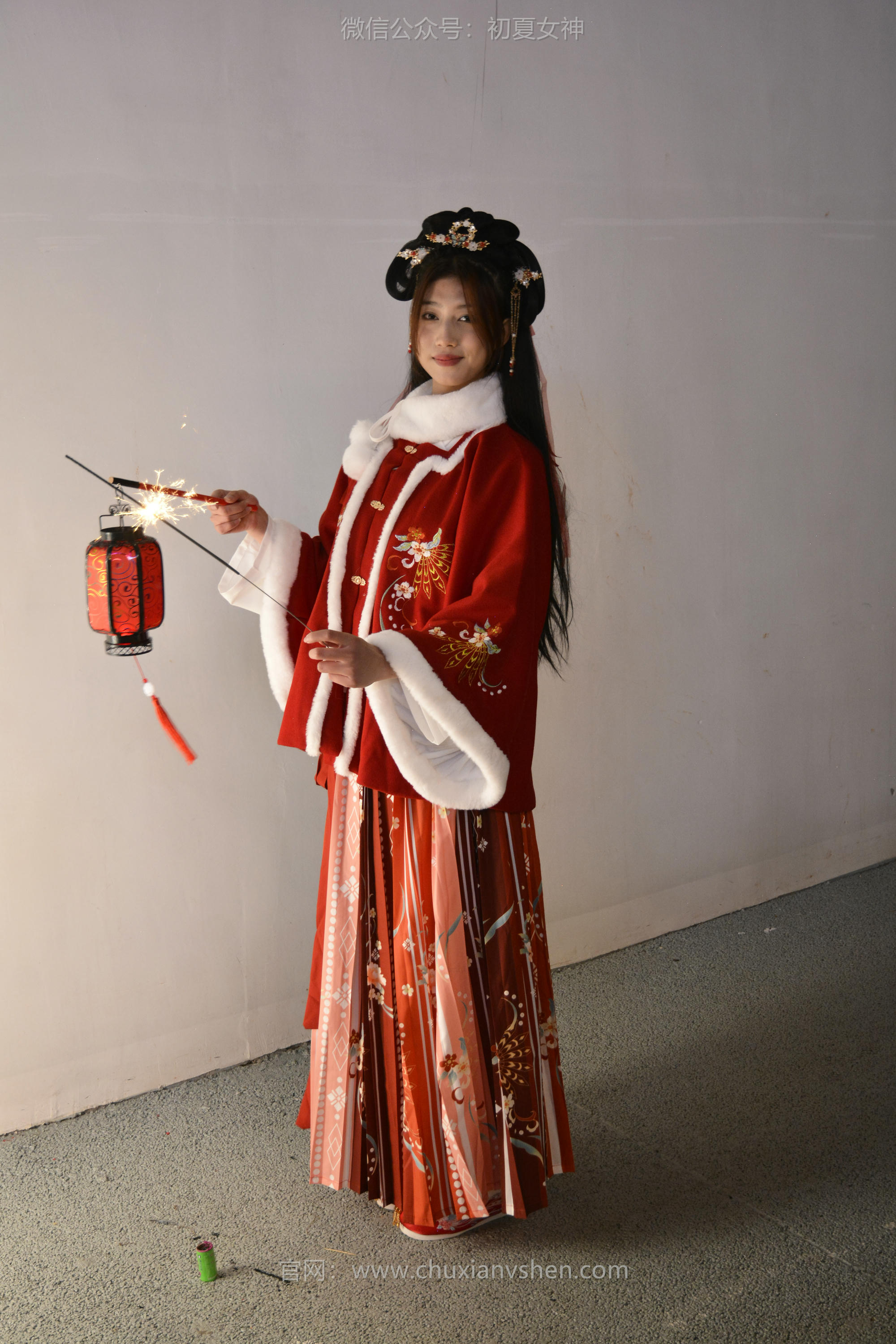 初夏女神 NO.139 双双&秀秀&情情 新年快乐[110P+1V／3.06GB]_第6集