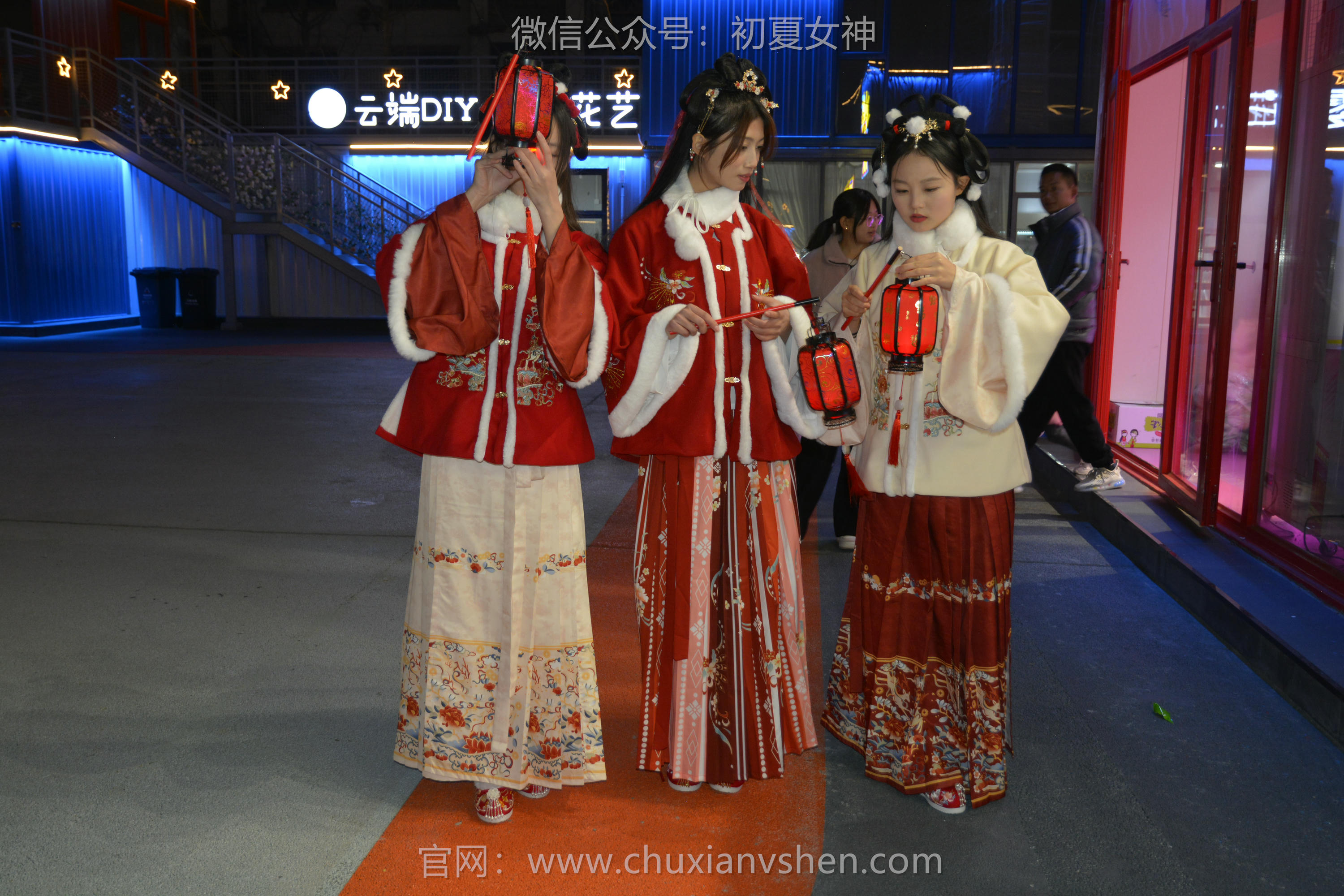 初夏女神 NO.139 双双&秀秀&情情 新年快乐[110P+1V／3.06GB]_第1集