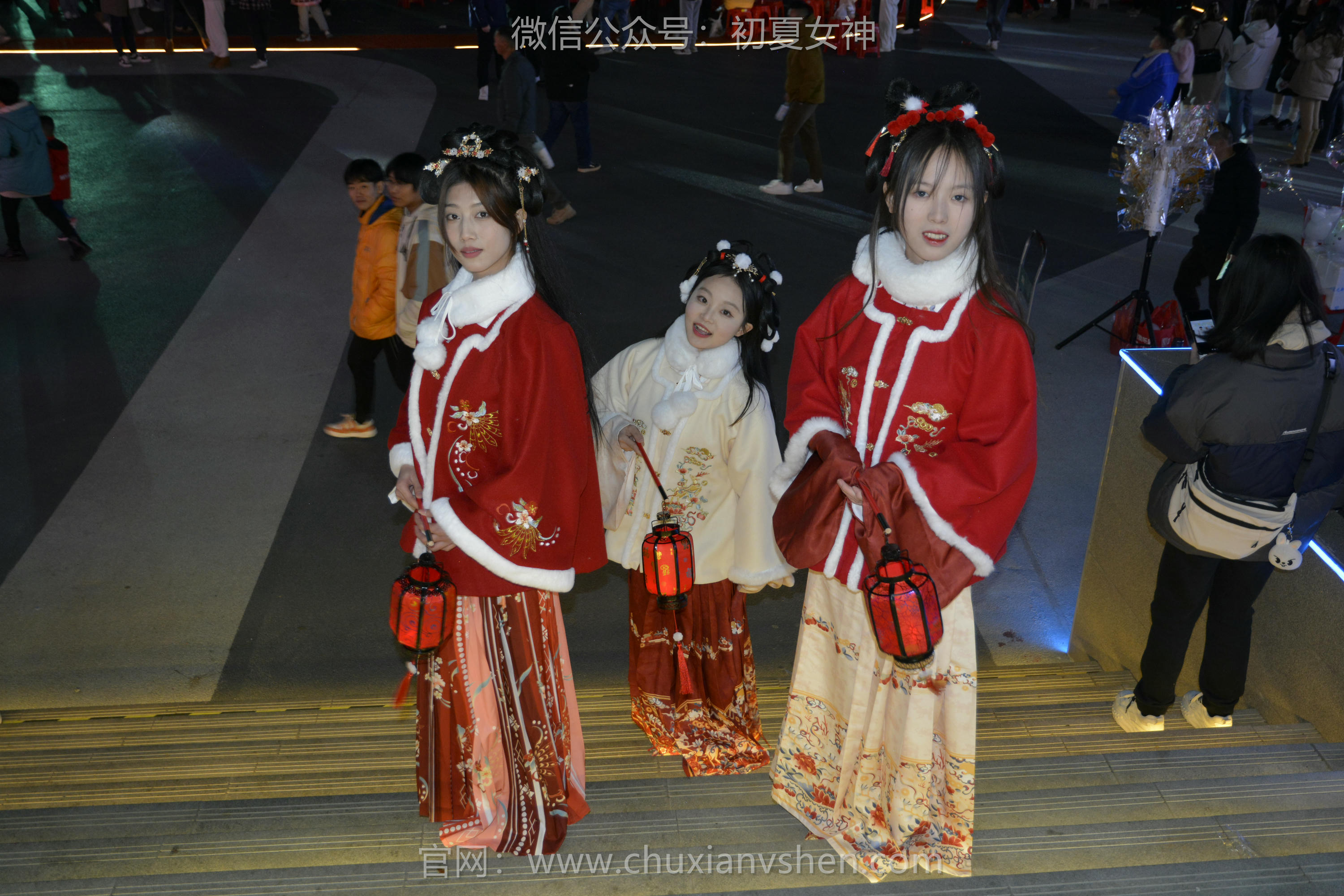 初夏女神 NO.139 双双&秀秀&情情 新年快乐[110P+1V／3.06GB]_第2集