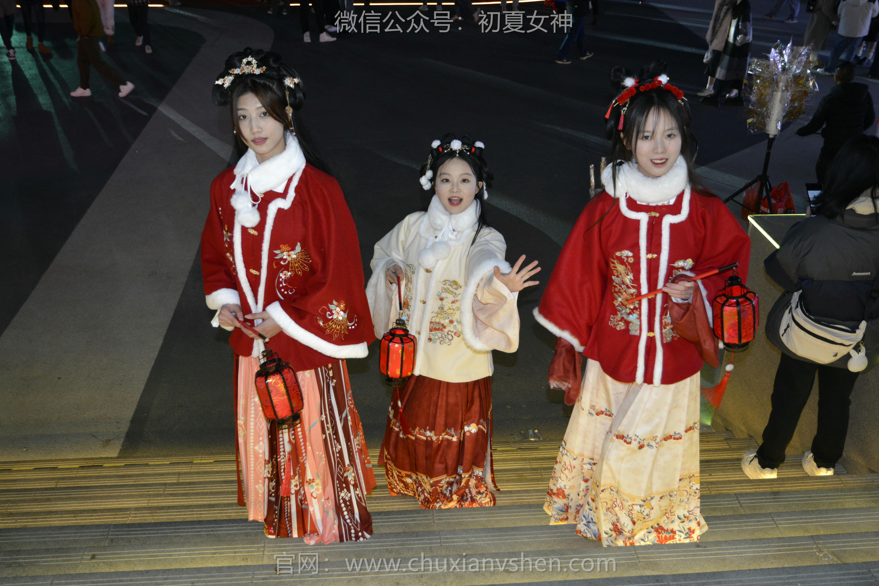 初夏女神 NO.139 双双&秀秀&情情 新年快乐[110P+1V／3.06GB]_第2集