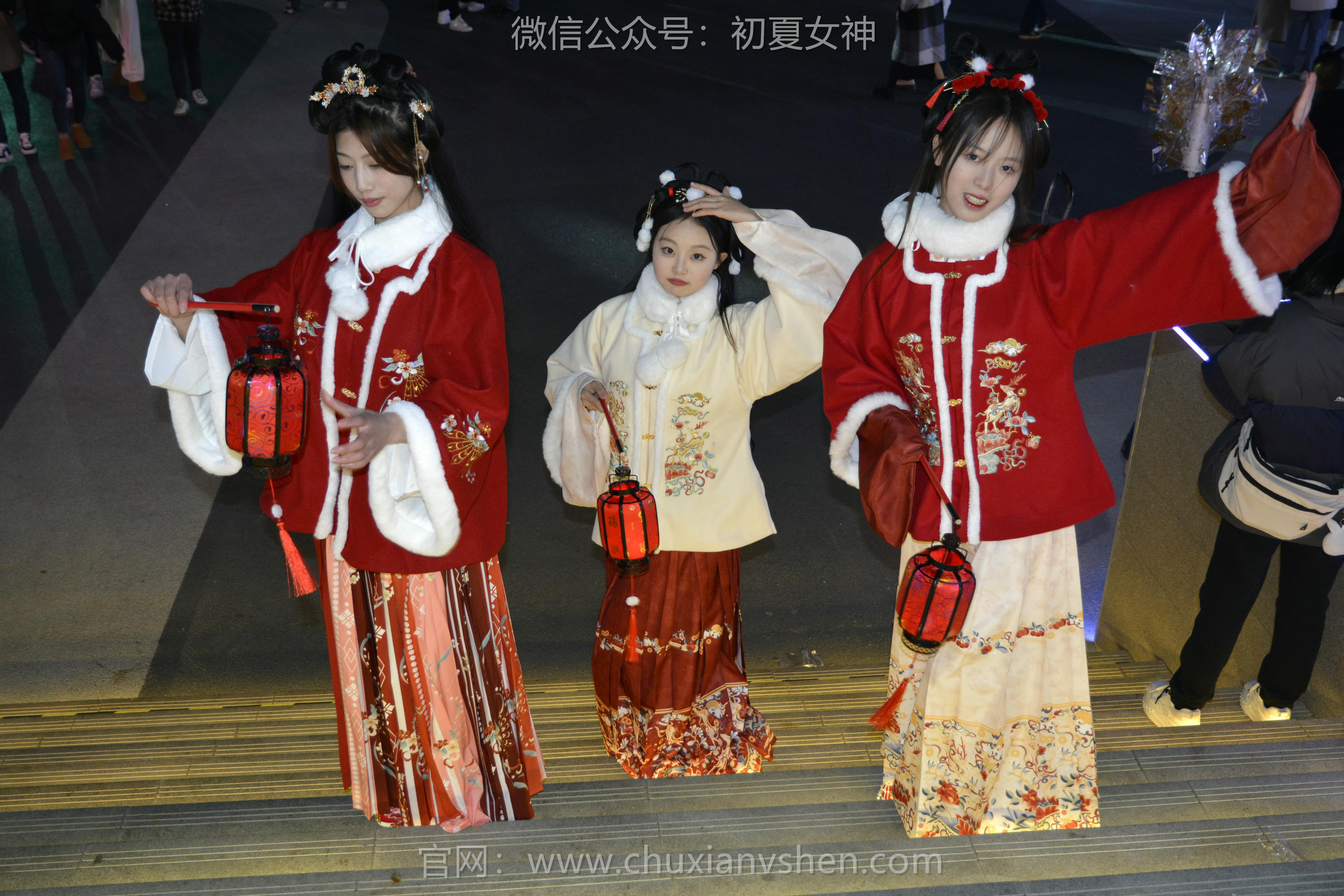 初夏女神 NO.139 双双&秀秀&情情 新年快乐[110P+1V／3.06GB]_第2集