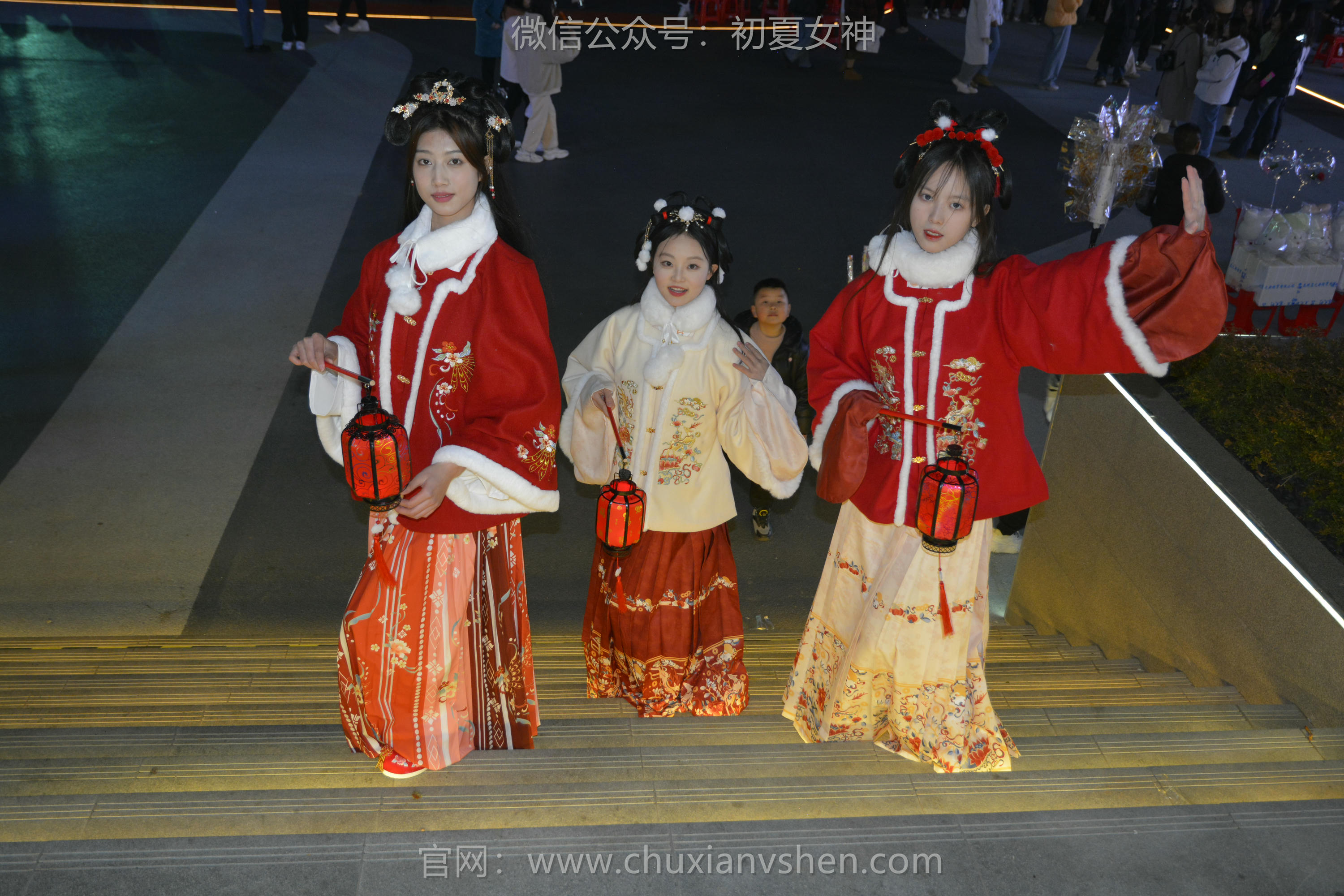 初夏女神 NO.139 双双&秀秀&情情 新年快乐[110P+1V／3.06GB]_第2集