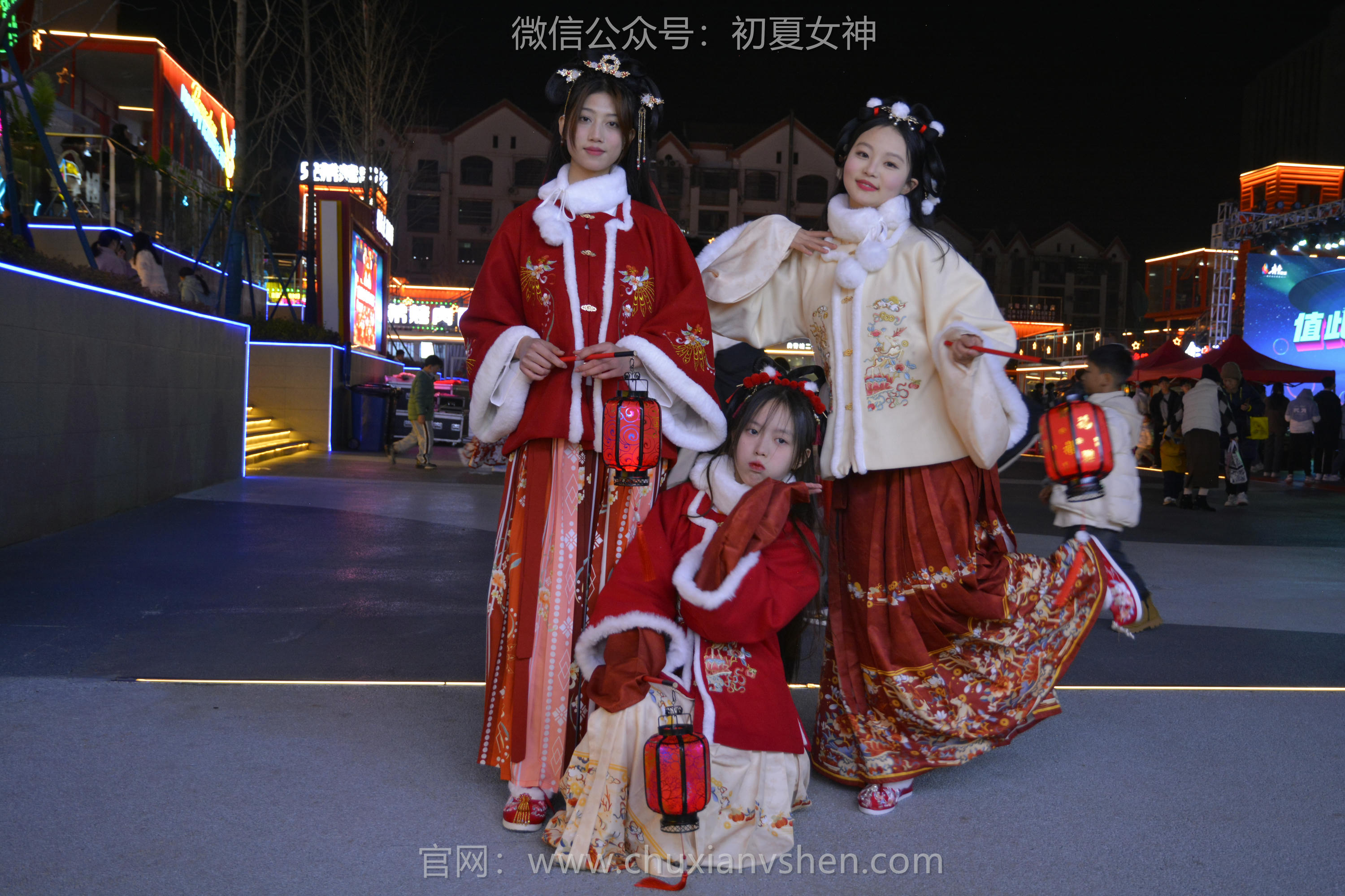 初夏女神 NO.139 双双&秀秀&情情 新年快乐[110P+1V／3.06GB]_第2集