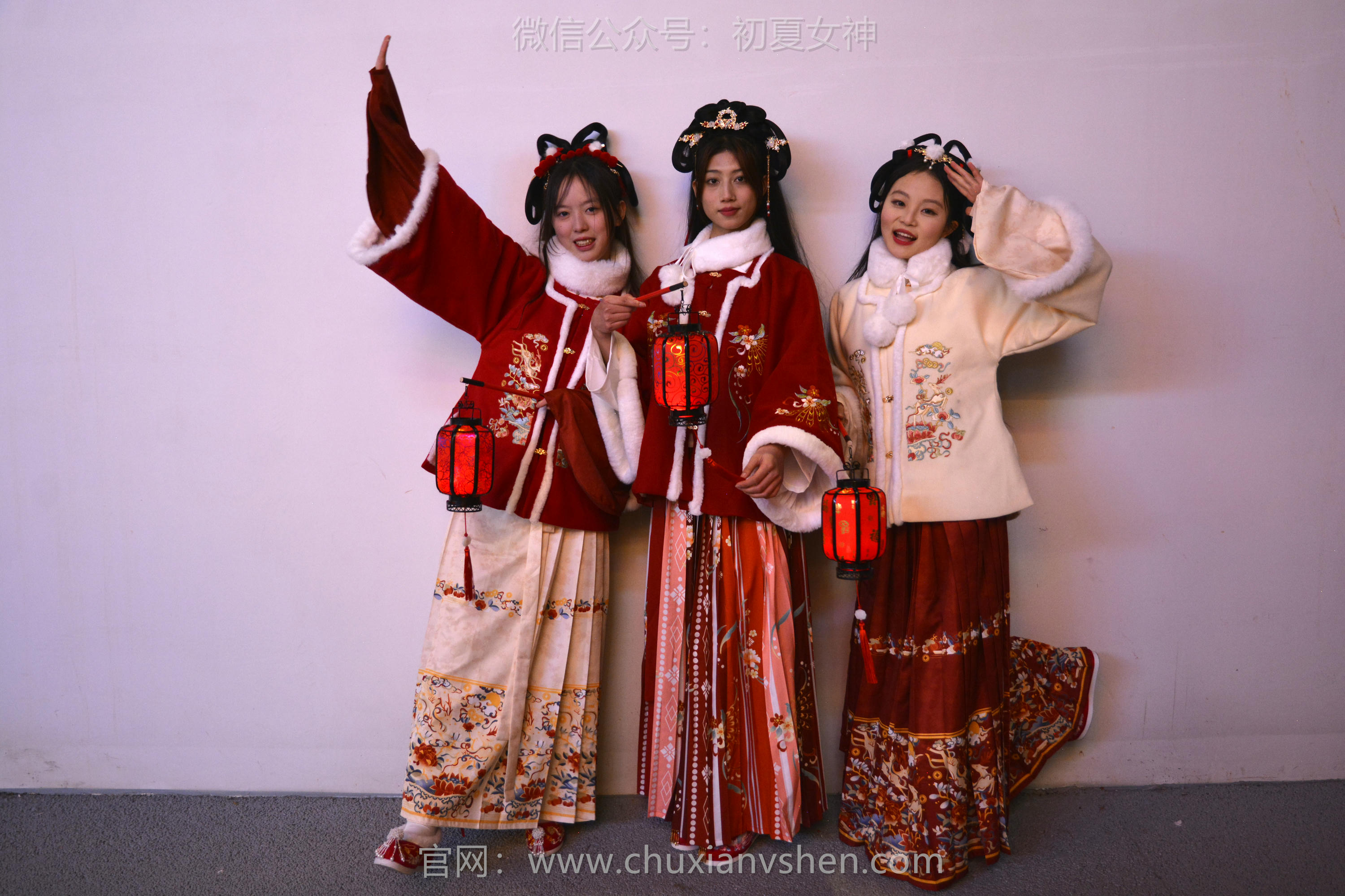 初夏女神 NO.139 双双&秀秀&情情 新年快乐[110P+1V／3.06GB]_第3集