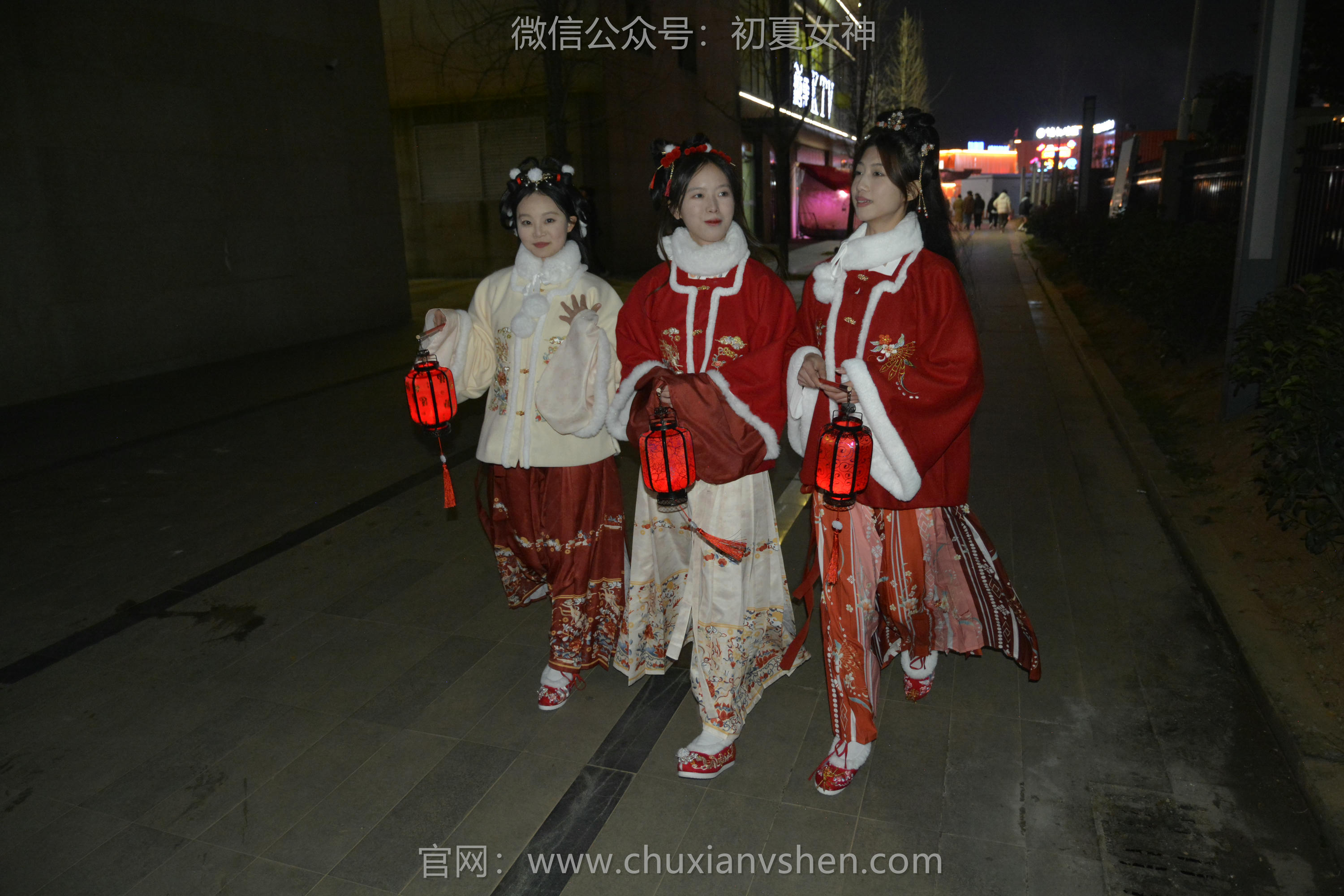 初夏女神 NO.139 双双&秀秀&情情 新年快乐[110P+1V／3.06GB]_第3集