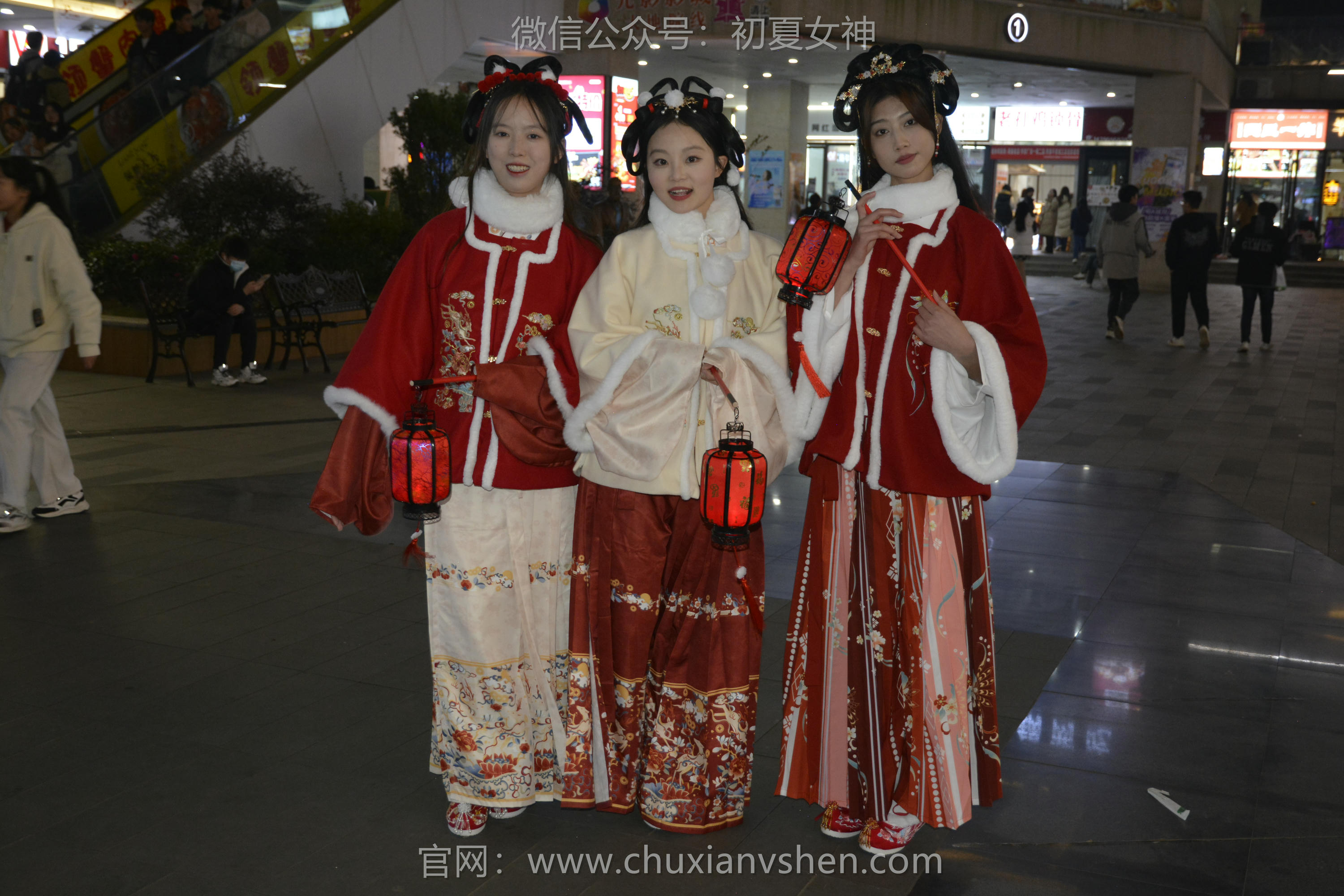 初夏女神 NO.139 双双&秀秀&情情 新年快乐[110P+1V／3.06GB]_第3集