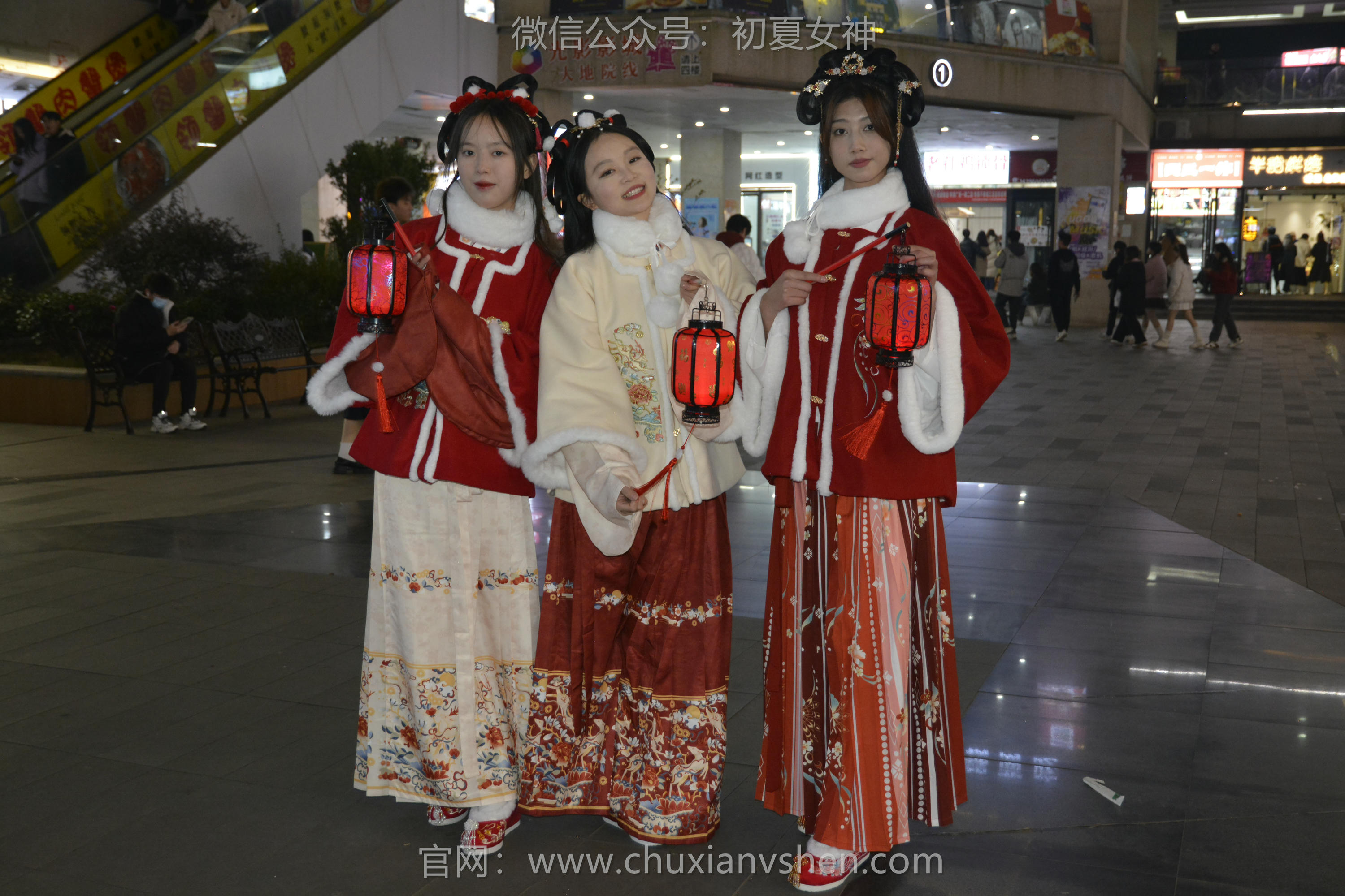 初夏女神 NO.139 双双&秀秀&情情 新年快乐[110P+1V／3.06GB]_第3集