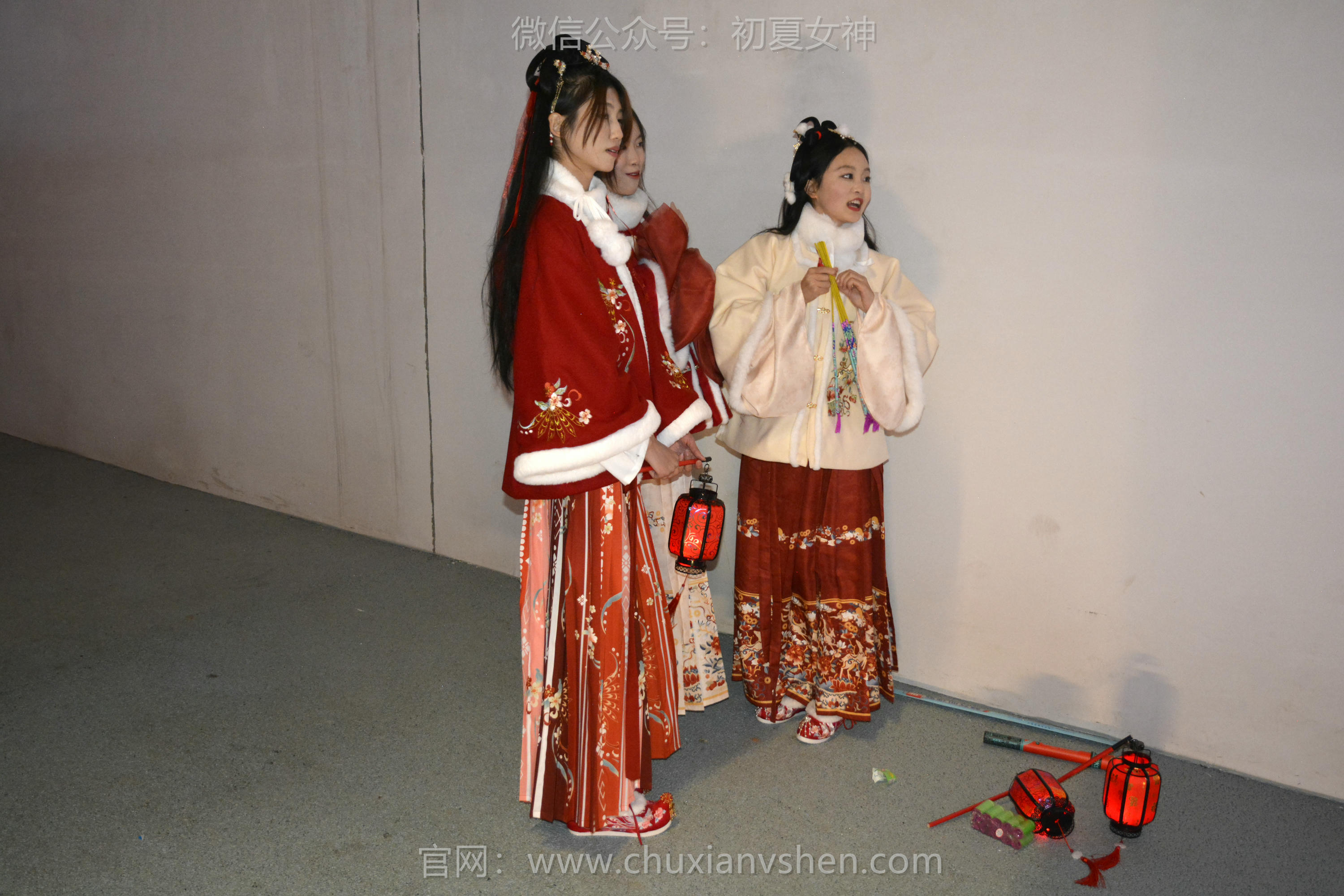 初夏女神 NO.139 双双&秀秀&情情 新年快乐[110P+1V／3.06GB]_第4集