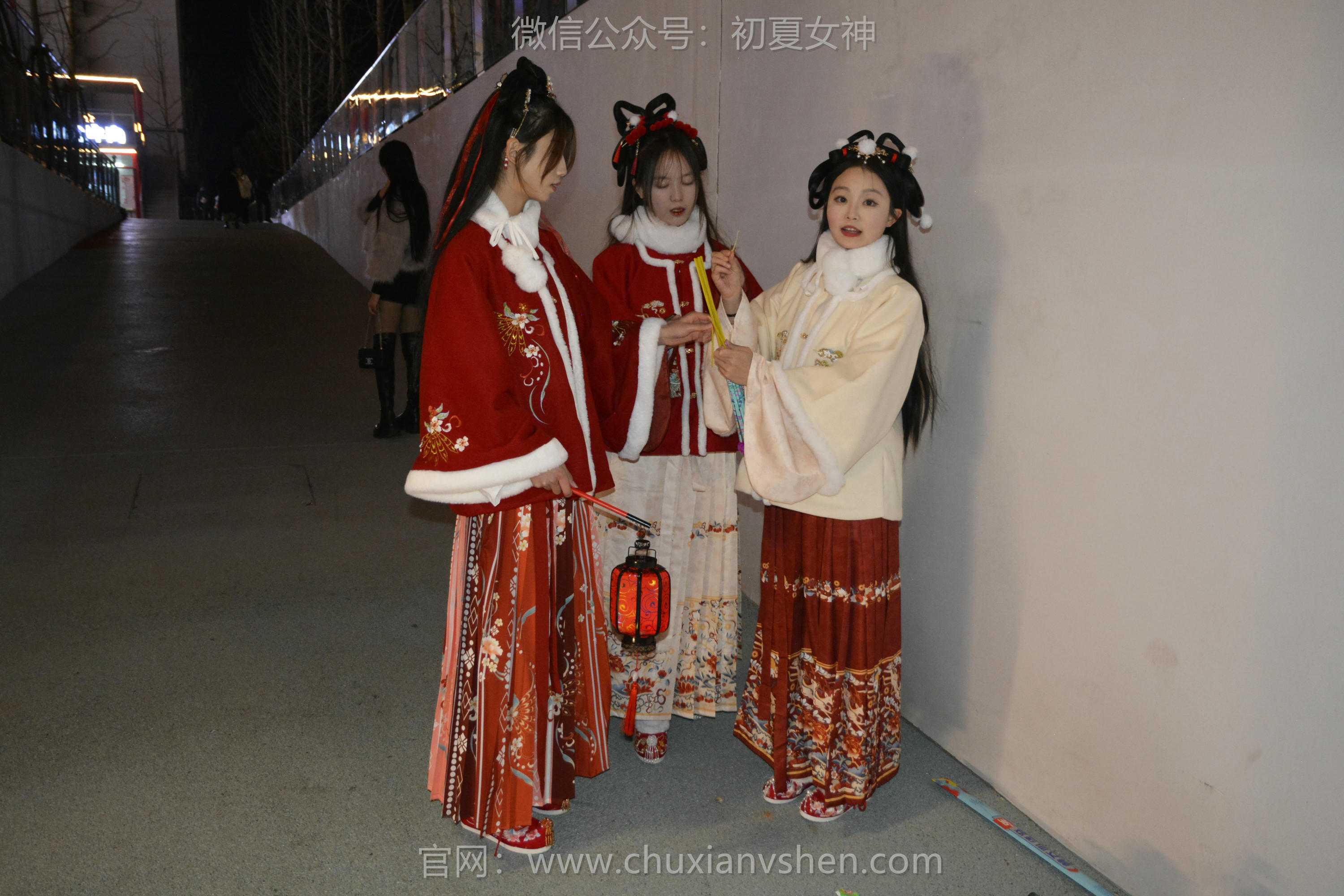 初夏女神 NO.139 双双&秀秀&情情 新年快乐[110P+1V／3.06GB]_第4集