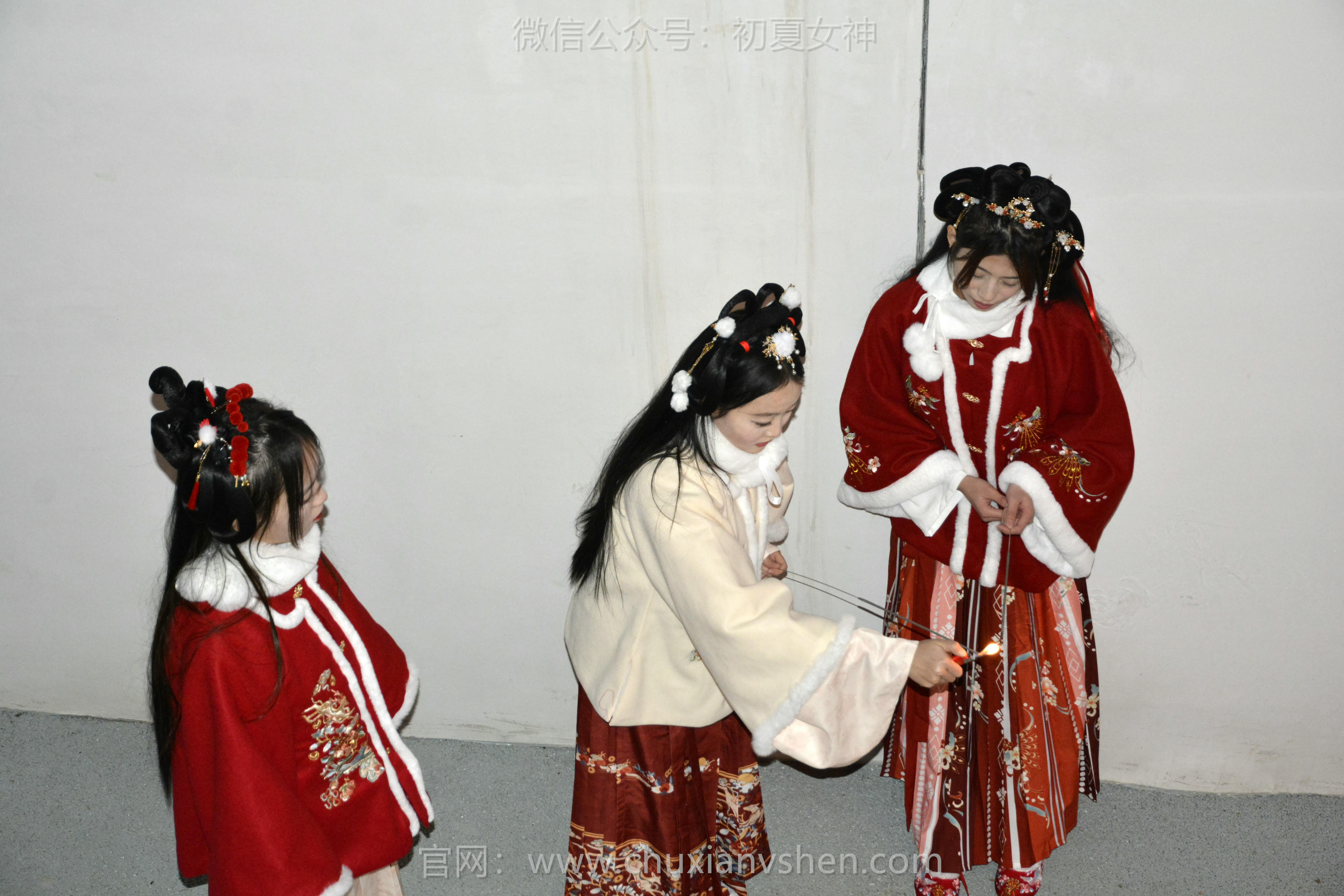 初夏女神 NO.139 双双&秀秀&情情 新年快乐[110P+1V／3.06GB]_第4集