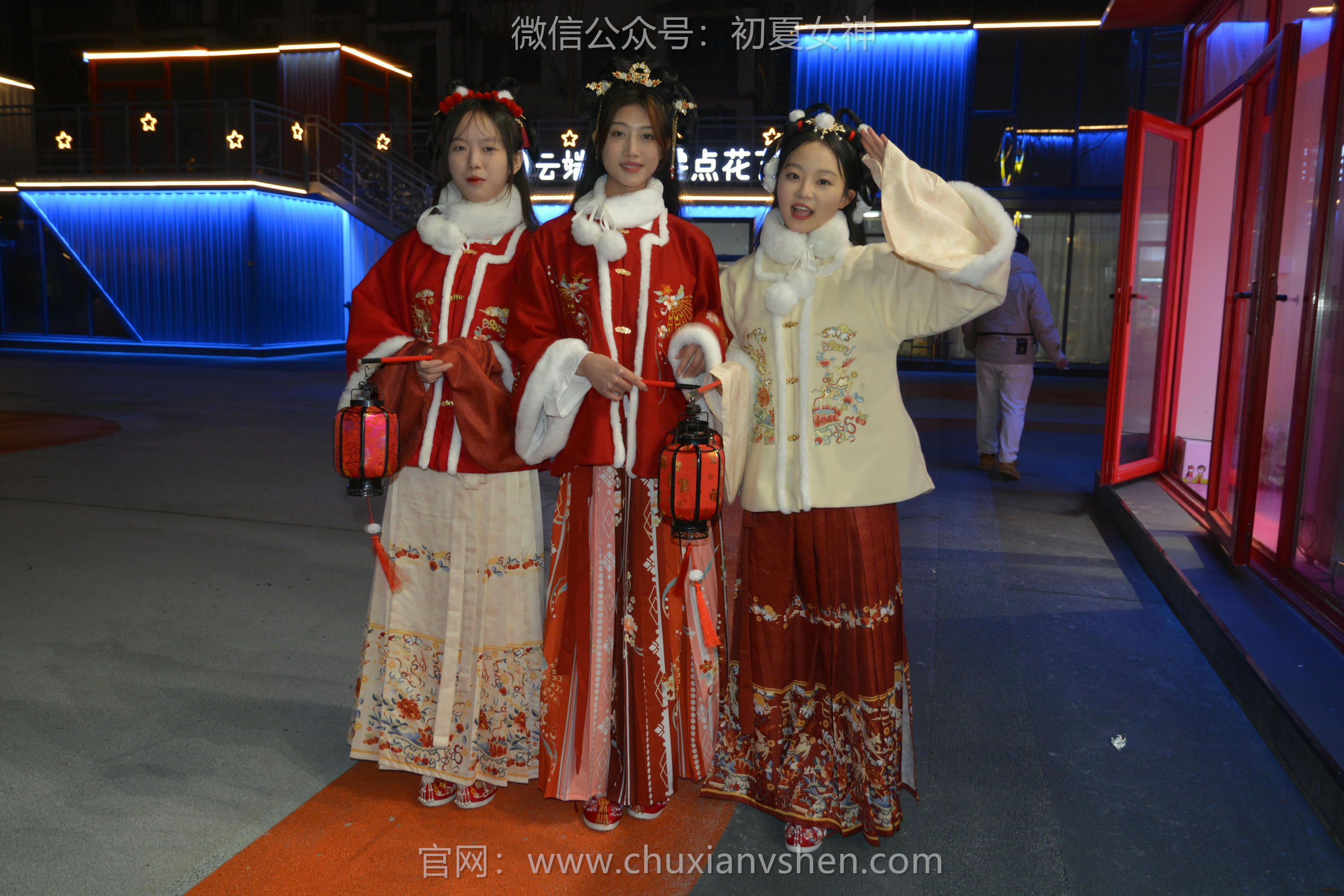 初夏女神 NO.139 双双&秀秀&情情 新年快乐[110P+1V／3.06GB]_第1集