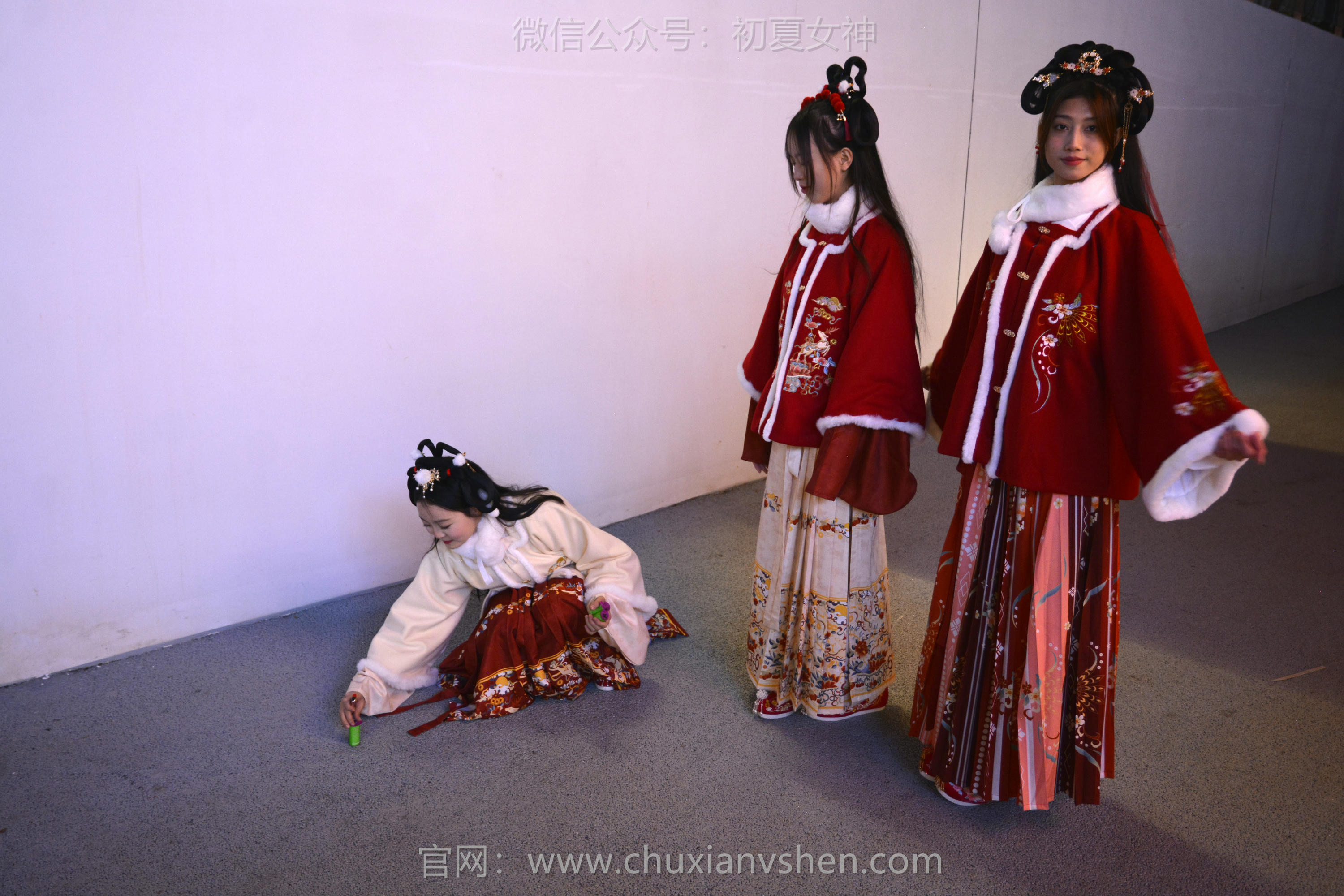 初夏女神 NO.139 双双&秀秀&情情 新年快乐[110P+1V／3.06GB]_第4集