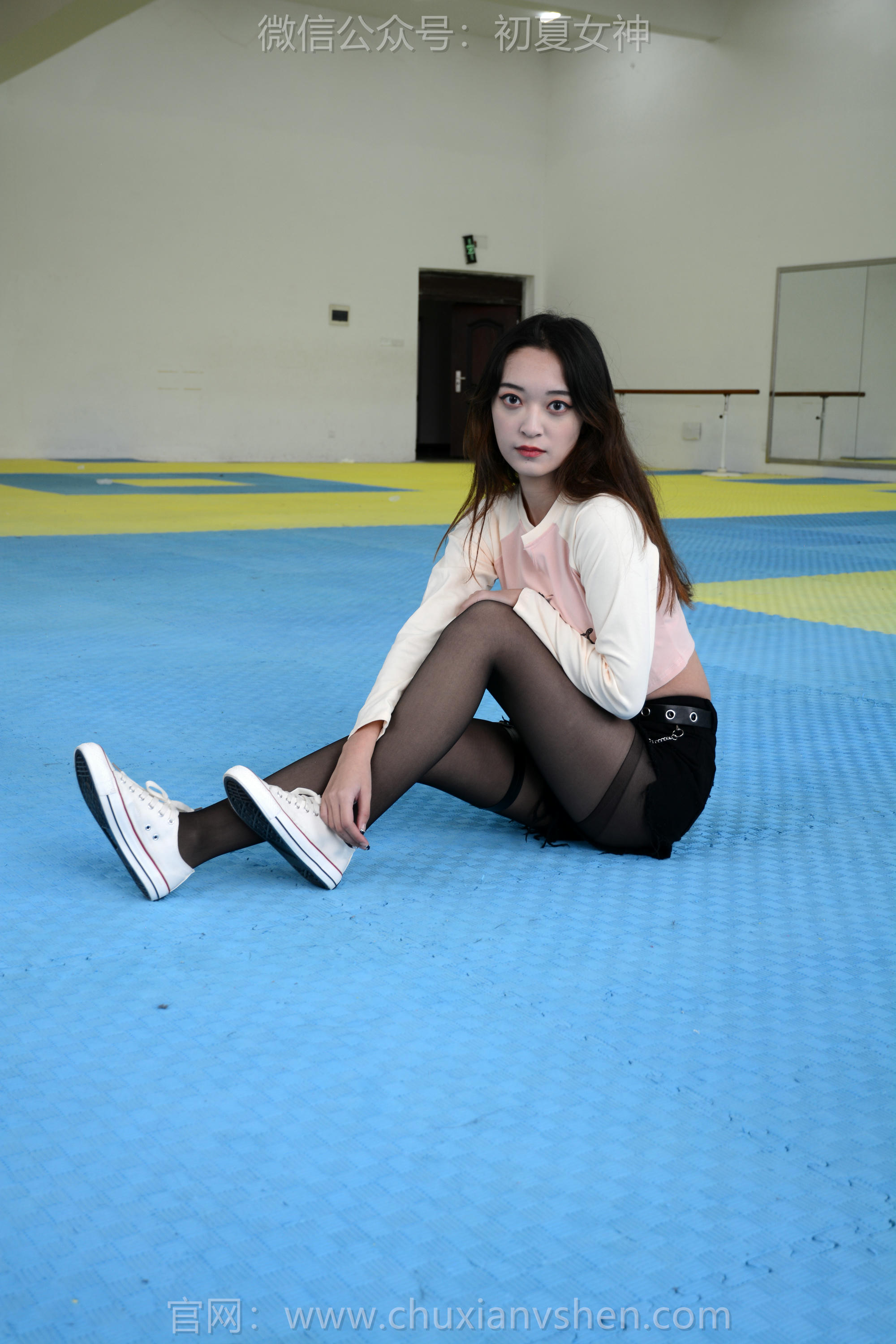 初夏女神 NO.140 依依 邻家女孩[130P+2V／3.14GB]_第1集