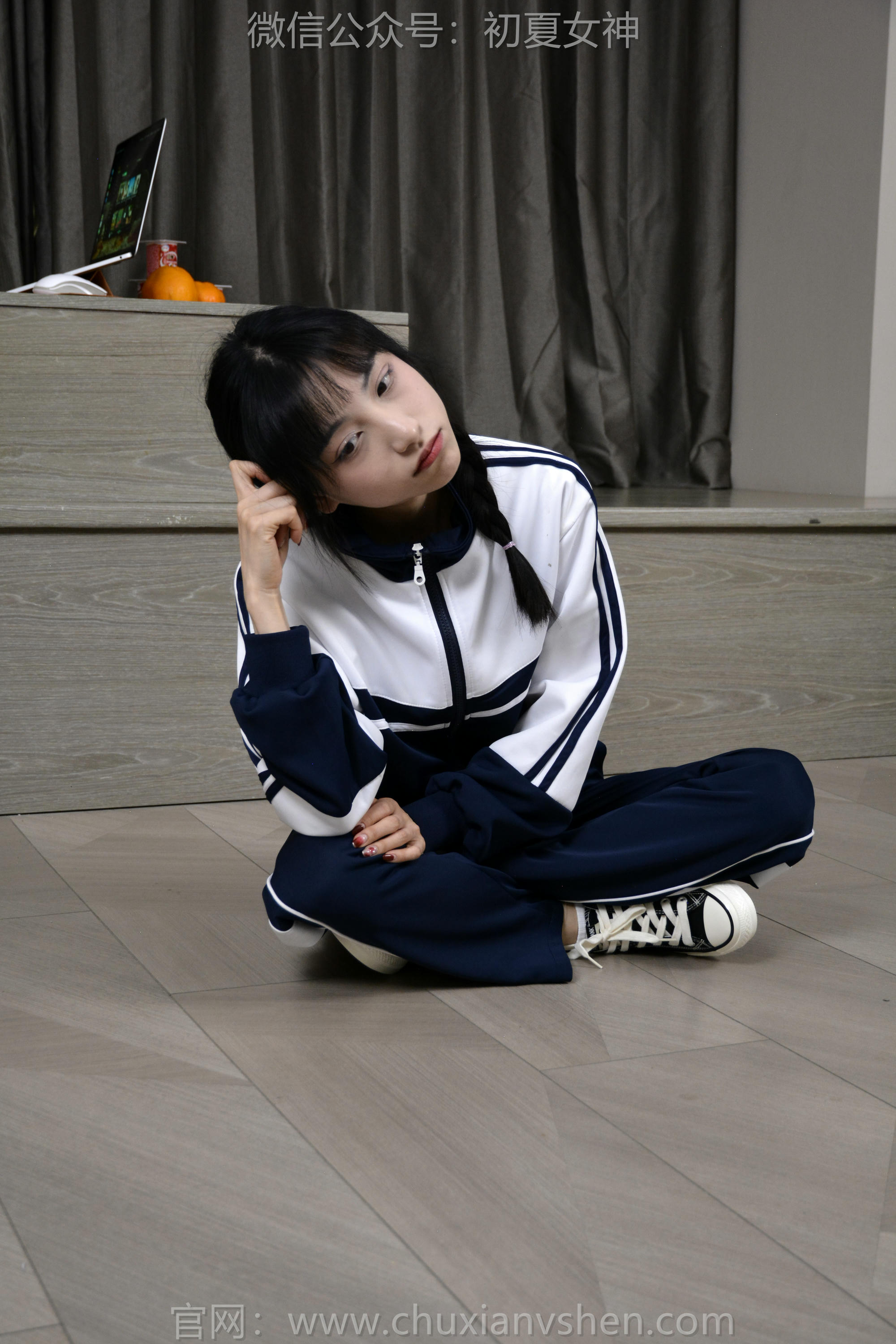 初夏女神 NO.141 柒柒 我的大嘴猴[110P+1V／3.93GB]_第1集