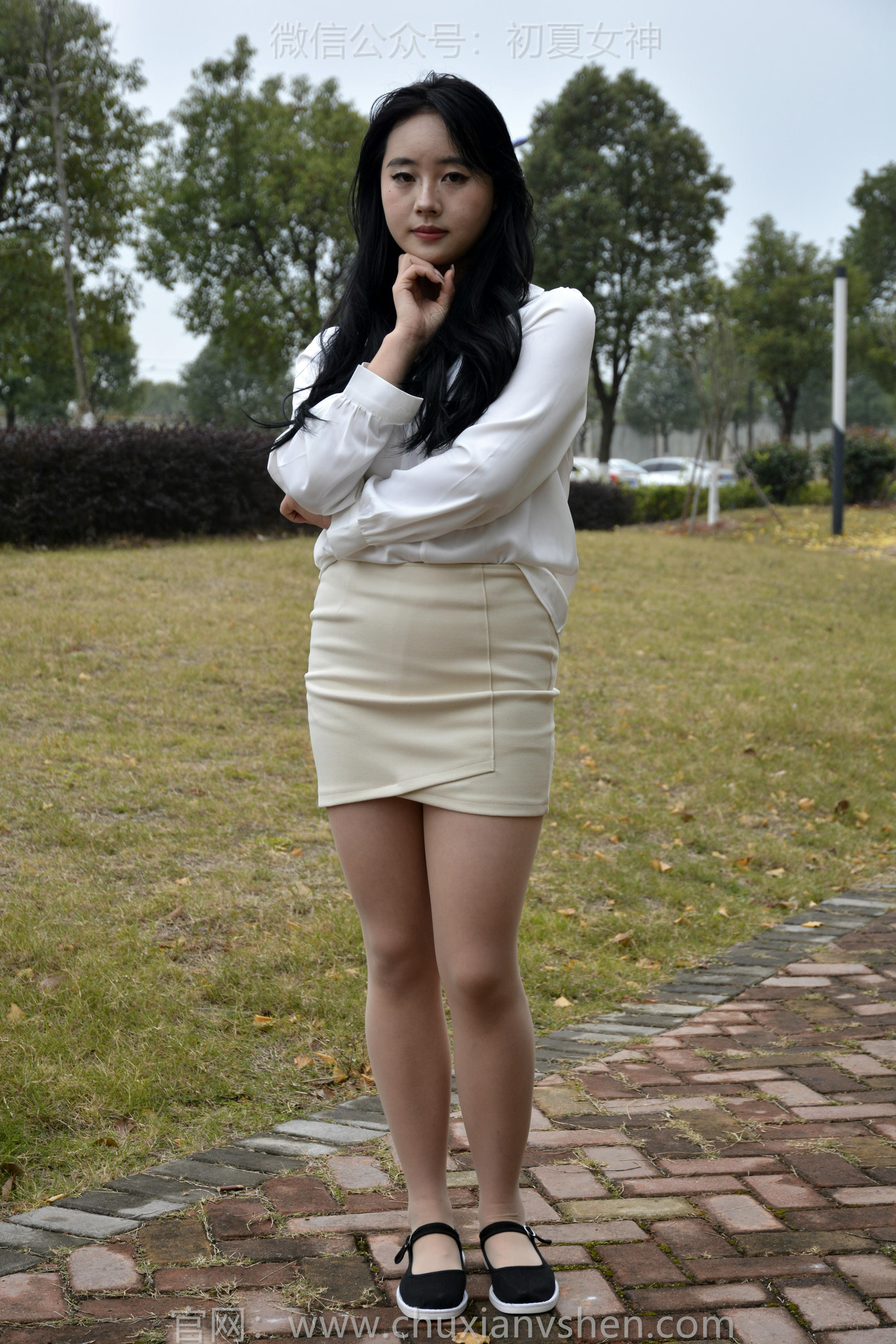 初夏女神 NO.144 小钰 炫丽布鞋[120P+1V／5.70GB]_第6集