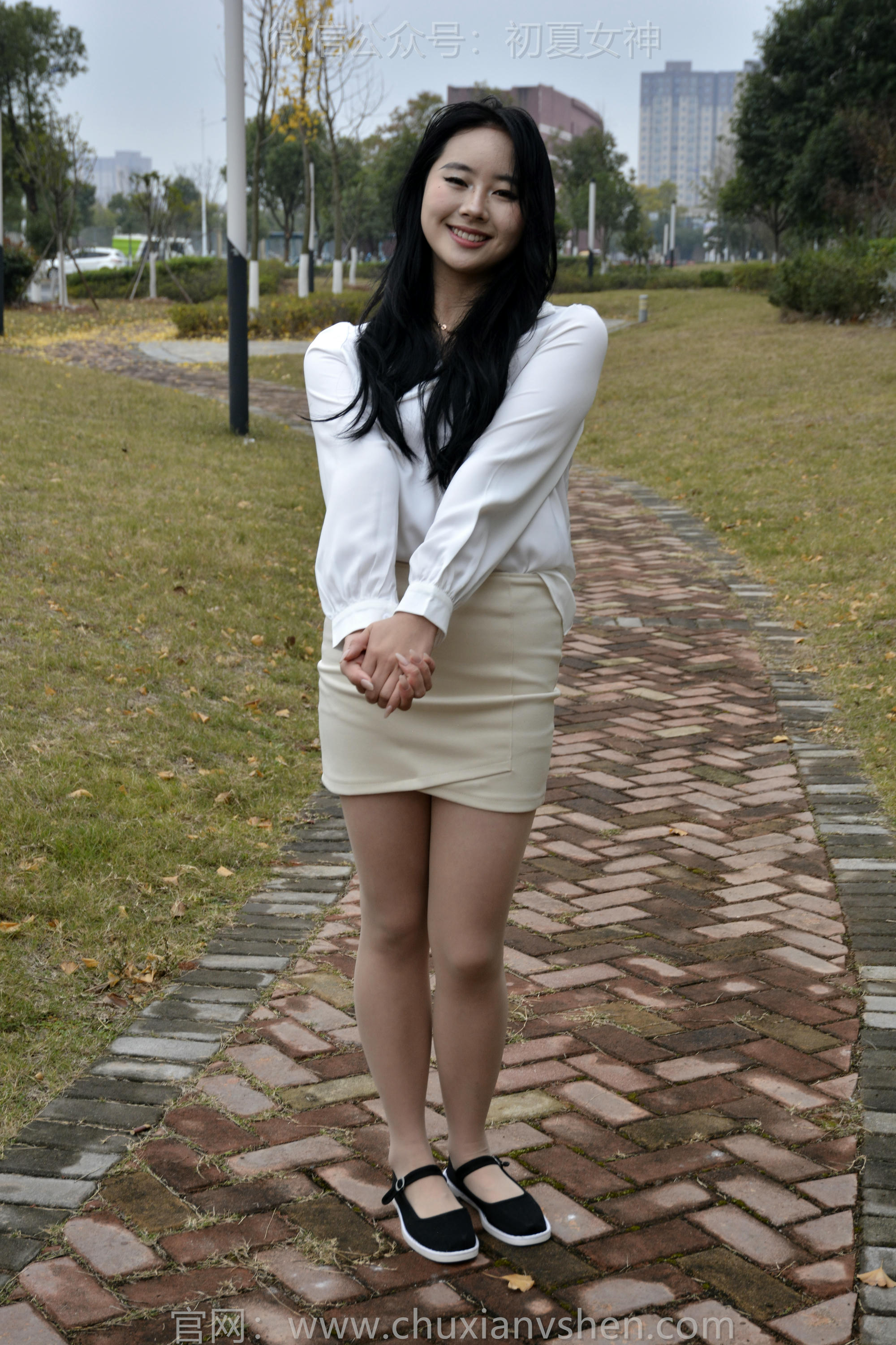 初夏女神 NO.144 小钰 炫丽布鞋[120P+1V／5.70GB]_第6集