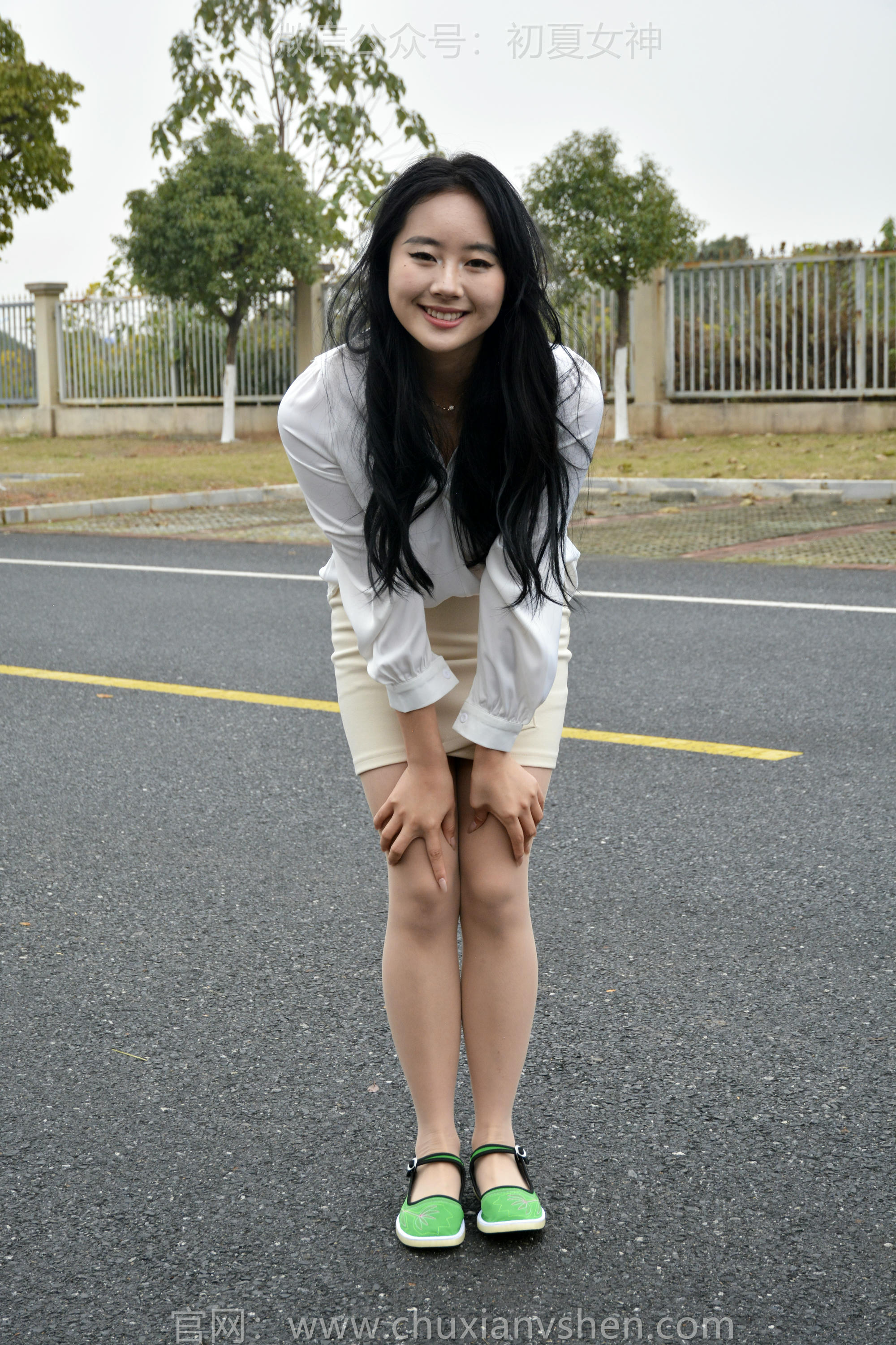 初夏女神 NO.144 小钰 炫丽布鞋[120P+1V／5.70GB]_第2集