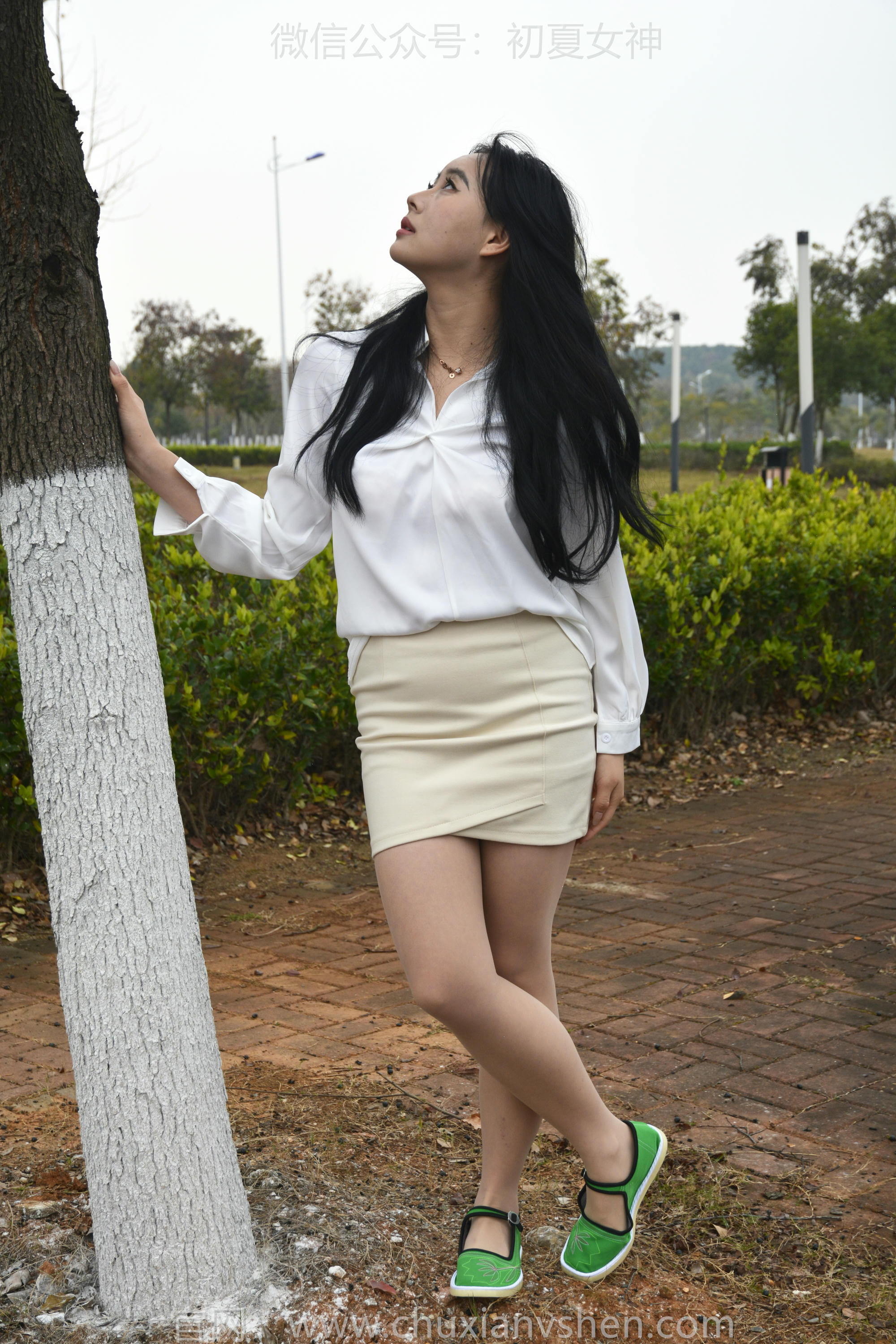 初夏女神 NO.144 小钰 炫丽布鞋[120P+1V／5.70GB]_第2集