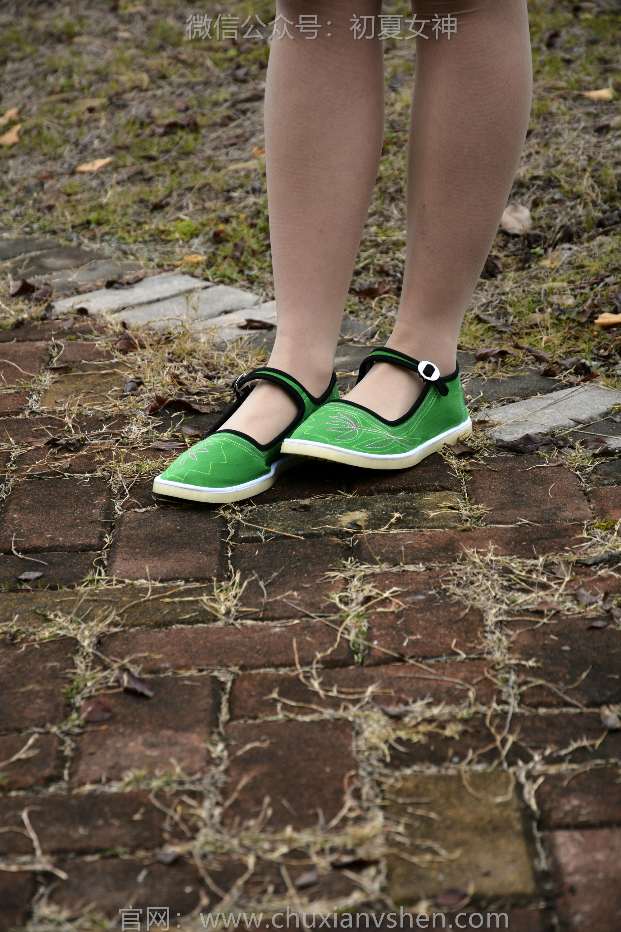 初夏女神 NO.144 小钰 炫丽布鞋[120P+1V／5.70GB]_第3集