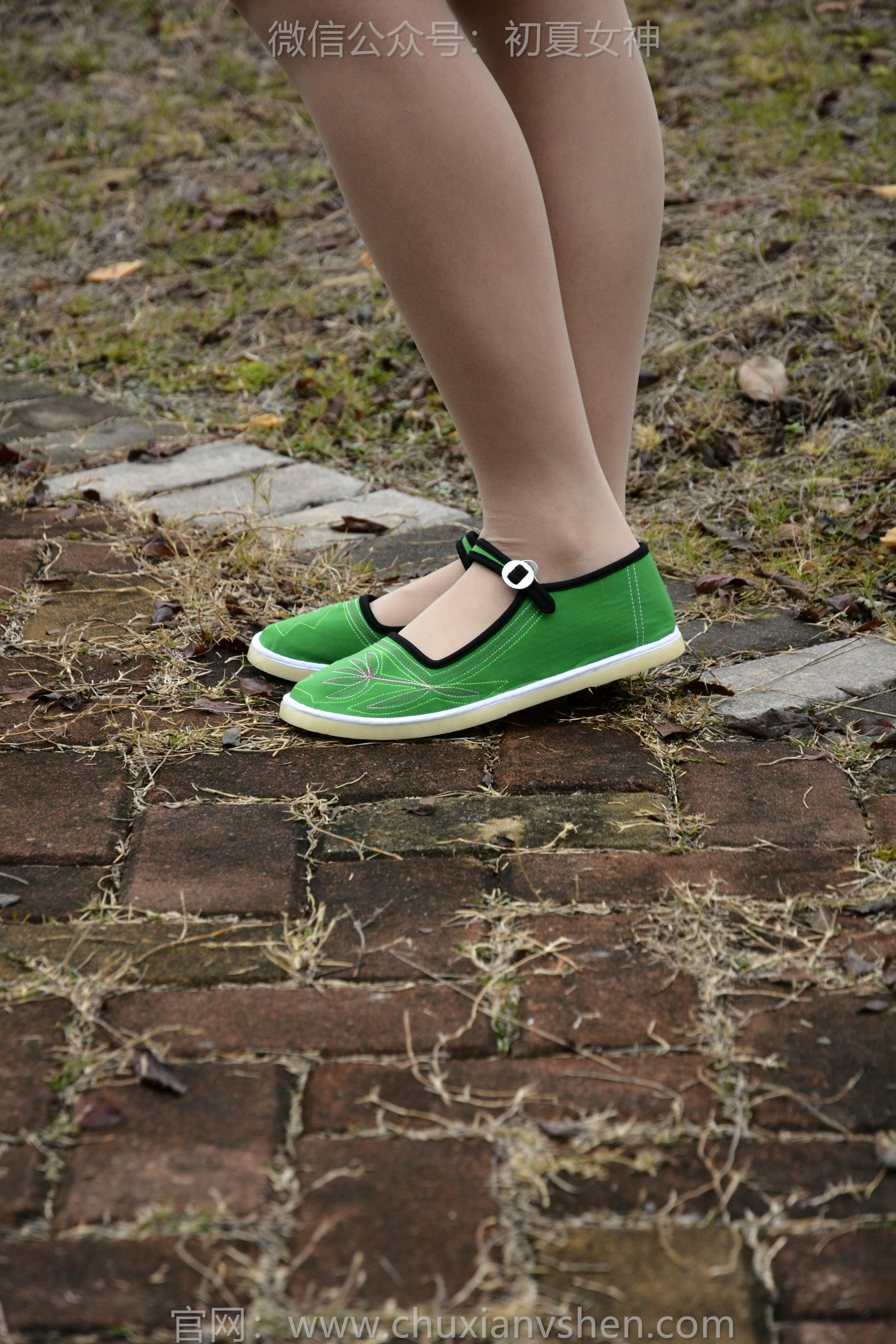 初夏女神 NO.144 小钰 炫丽布鞋[120P+1V／5.70GB]_第3集