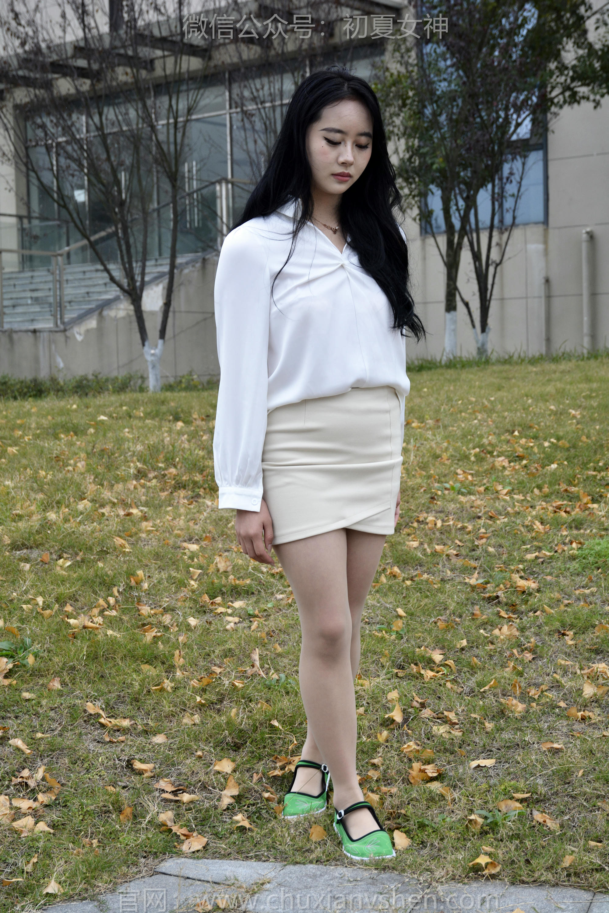 初夏女神 NO.144 小钰 炫丽布鞋[120P+1V／5.70GB]_第3集