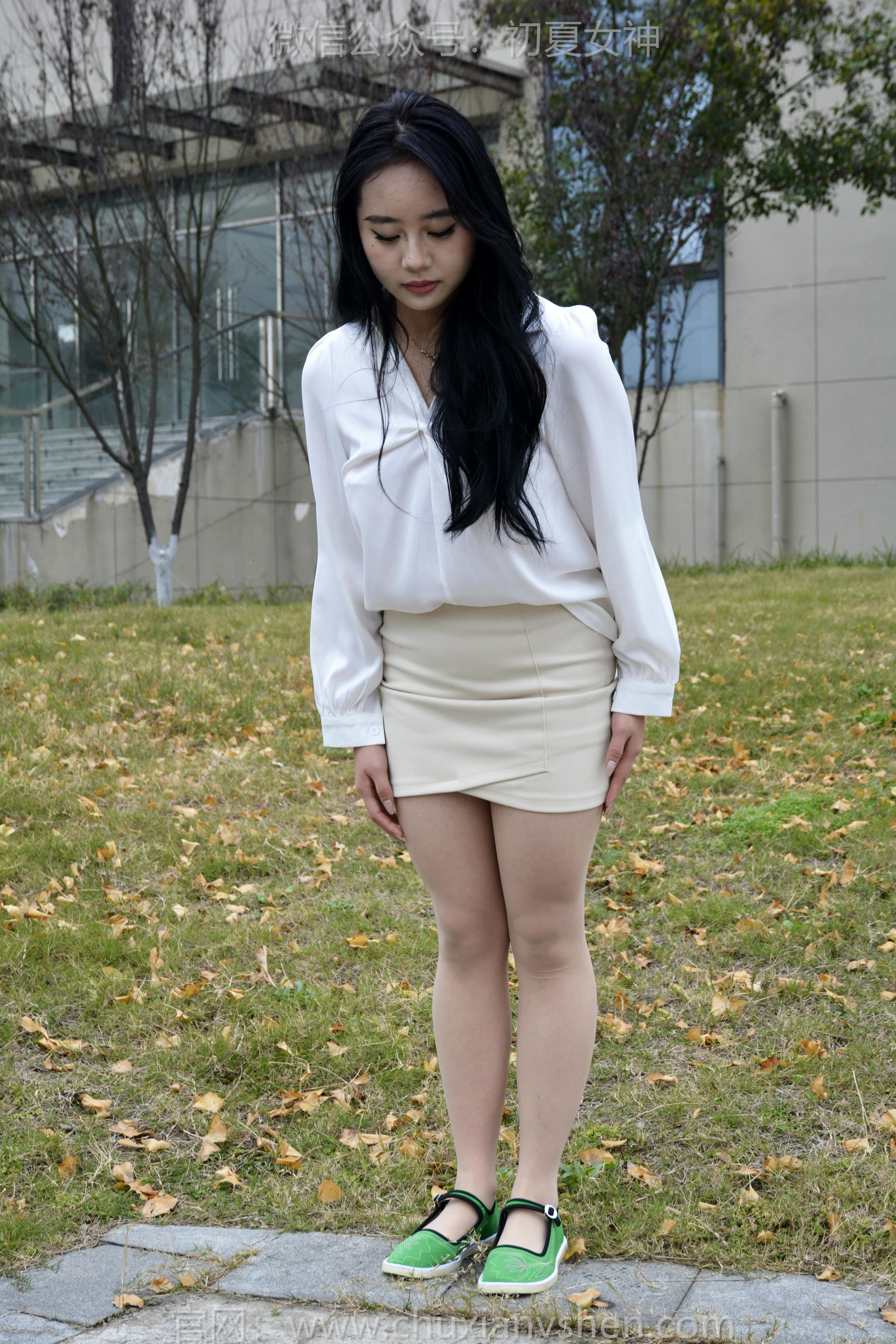 初夏女神 NO.144 小钰 炫丽布鞋[120P+1V／5.70GB]_第3集