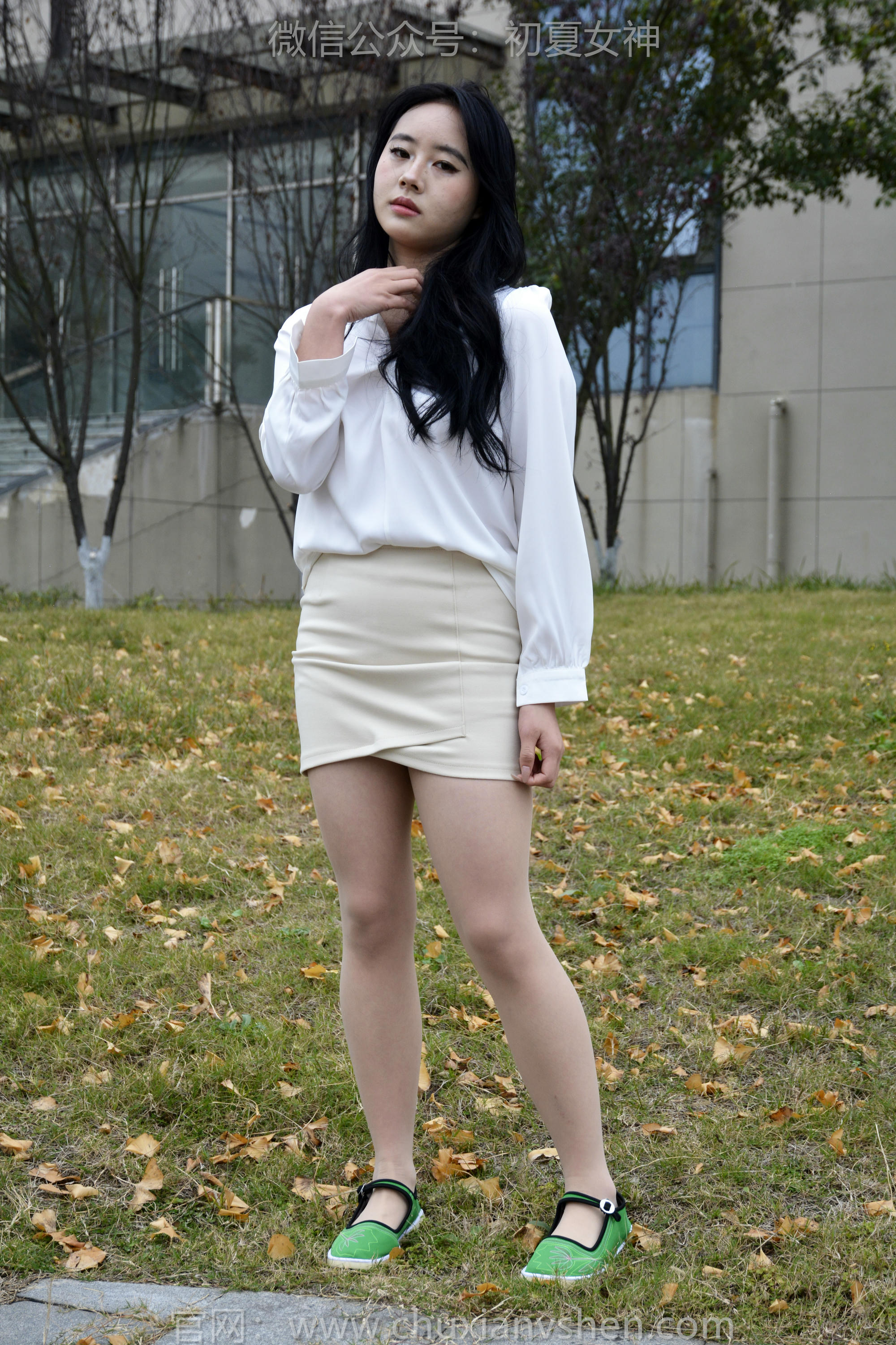 初夏女神 NO.144 小钰 炫丽布鞋[120P+1V／5.70GB]_第3集