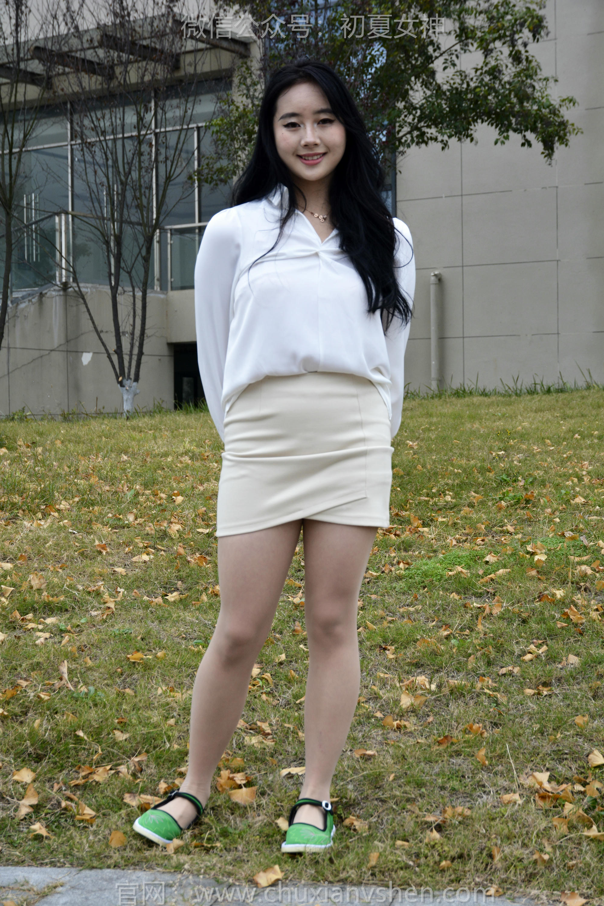 初夏女神 NO.144 小钰 炫丽布鞋[120P+1V／5.70GB]_第3集