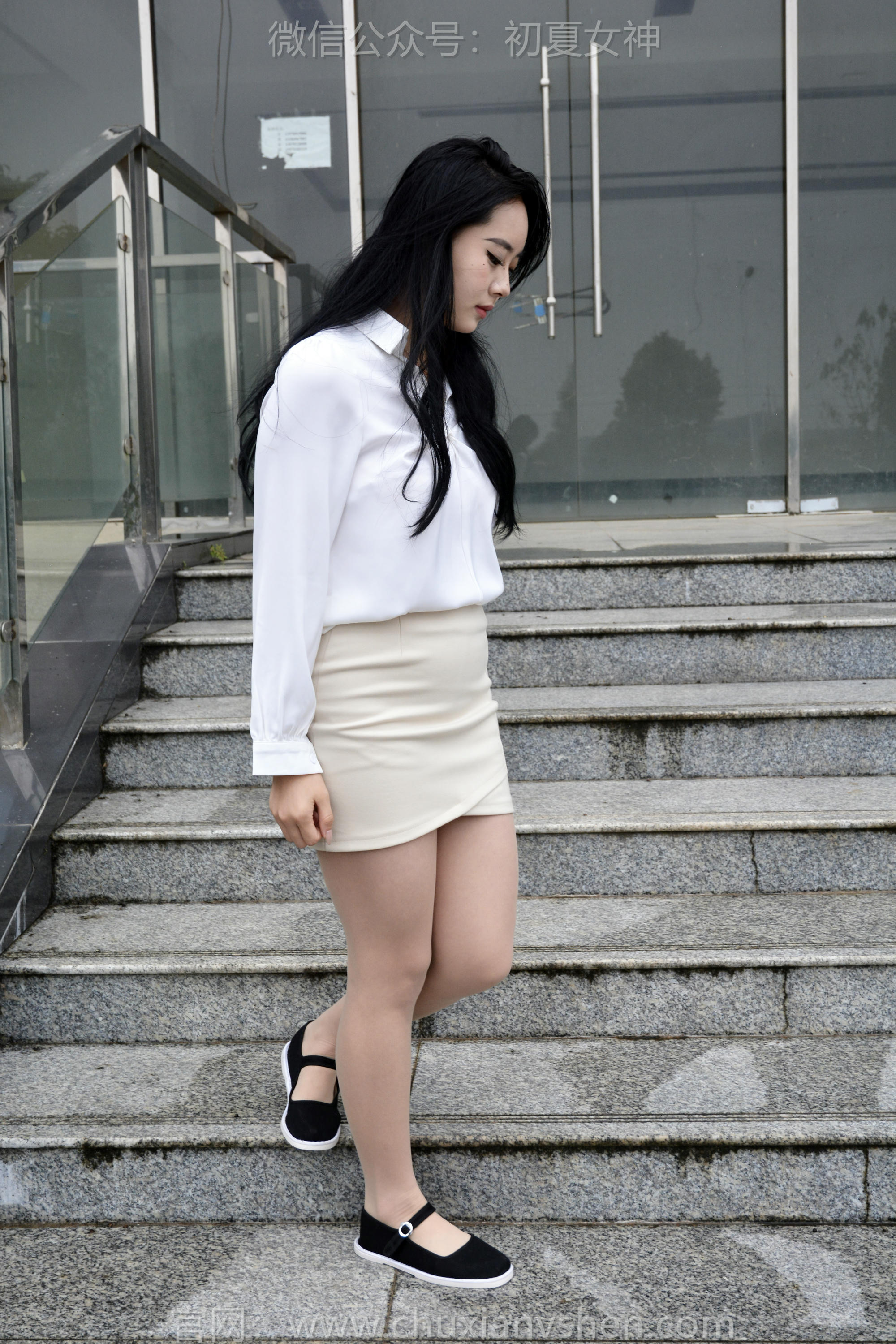 初夏女神 NO.144 小钰 炫丽布鞋[120P+1V／5.70GB]_第5集