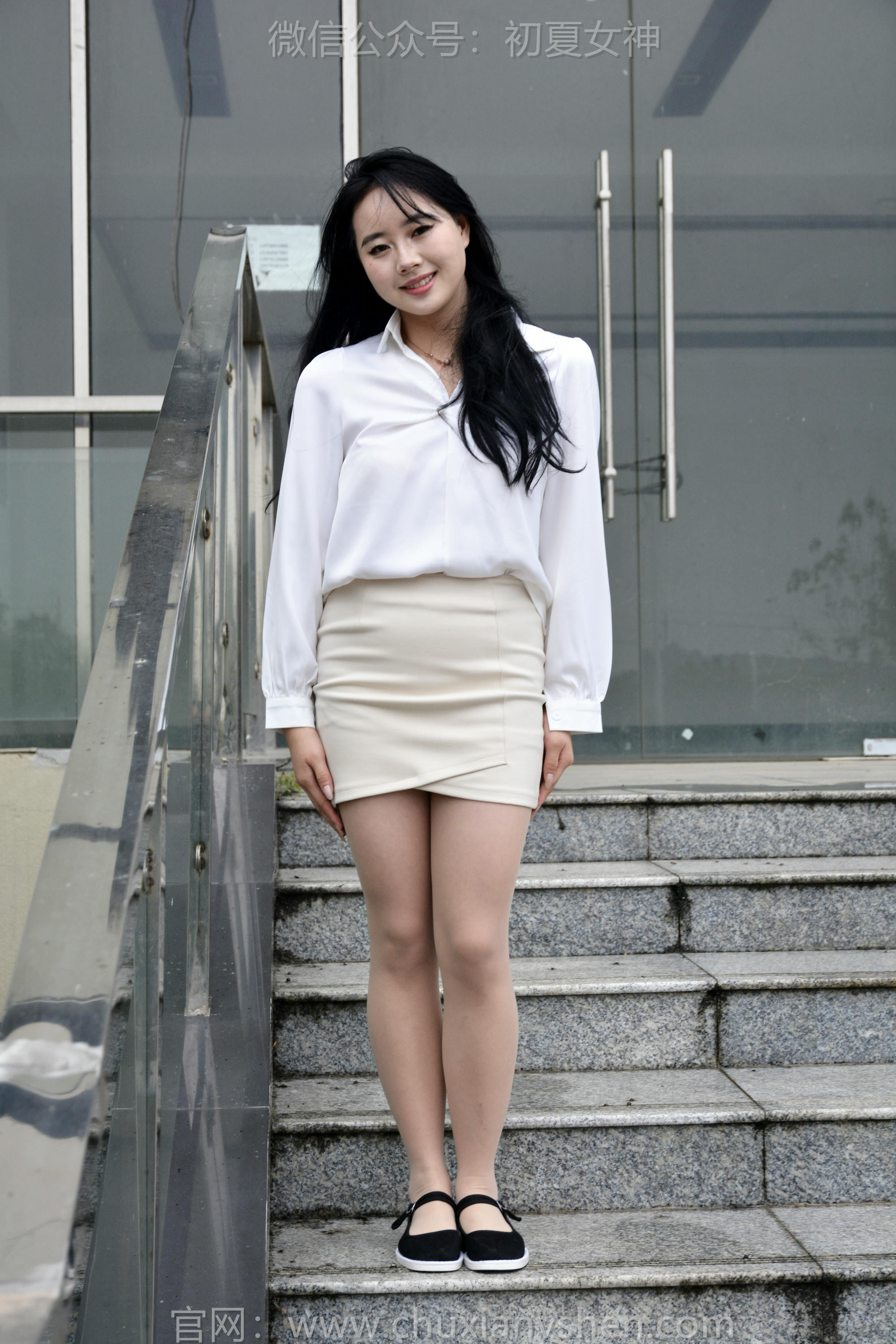 初夏女神 NO.144 小钰 炫丽布鞋[120P+1V／5.70GB]_第5集