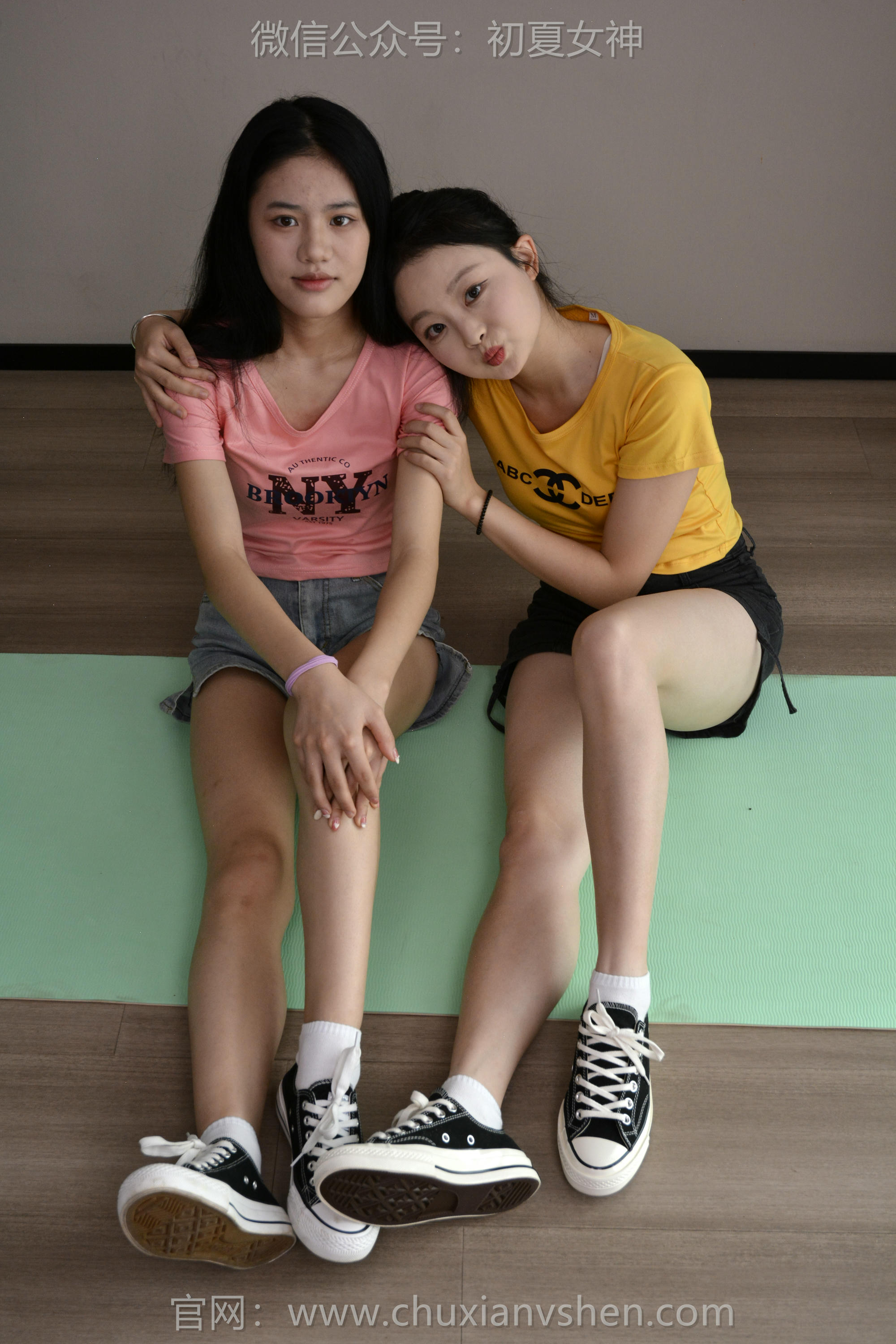 初夏女神 NO.146 双双、小序 日常拉练 [180P1V-5.85GB]_第5集