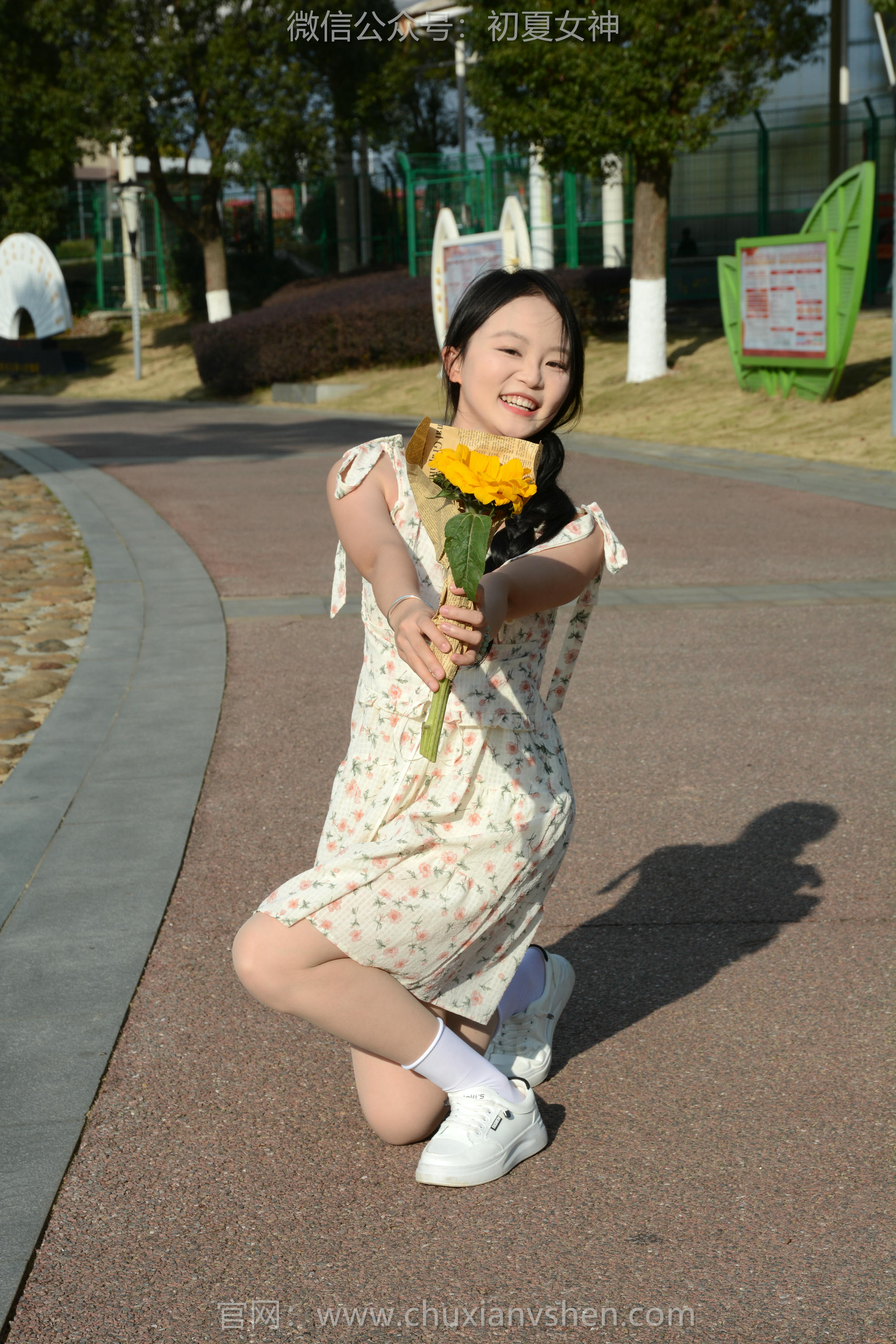 初夏女神 NO.150 双双 迎春碎花裙 [140P1V-5.68GB]_第6集