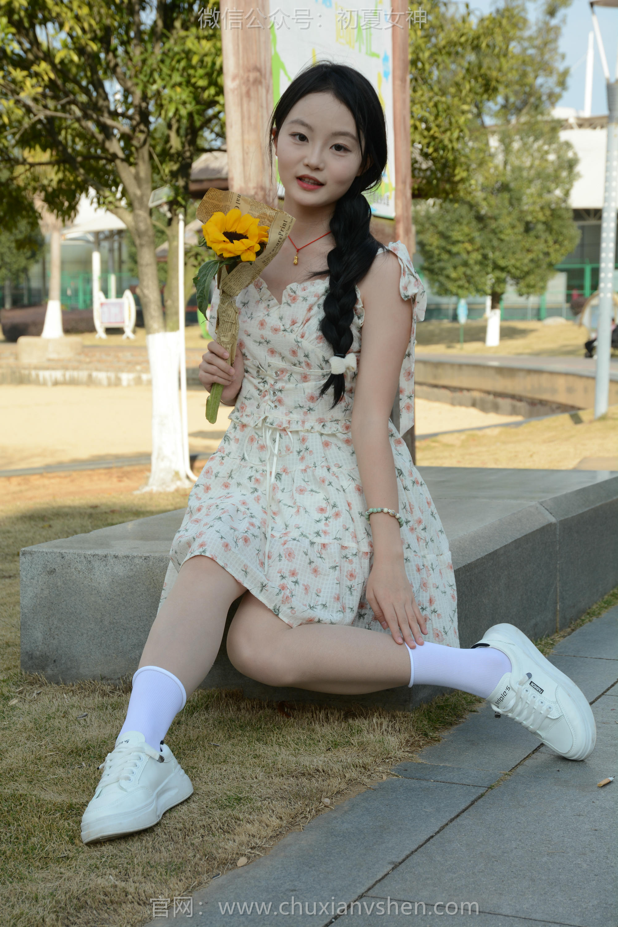 初夏女神 NO.150 双双 迎春碎花裙 [140P1V-5.68GB]_第6集