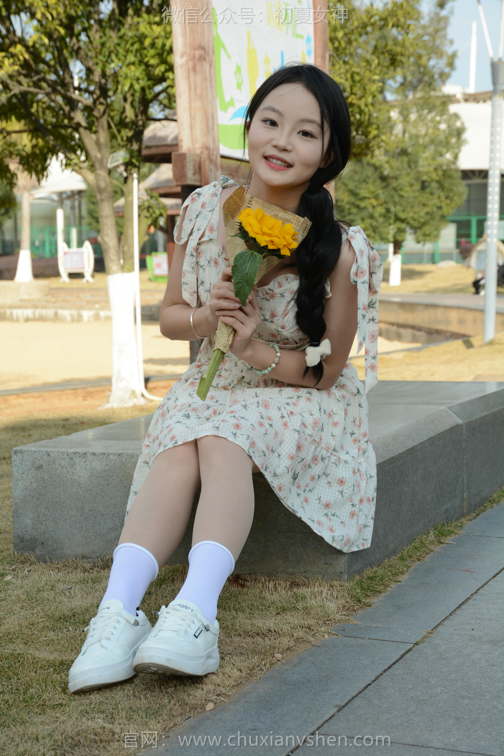 初夏女神 NO.150 双双 迎春碎花裙 [140P1V-5.68GB]_第6集