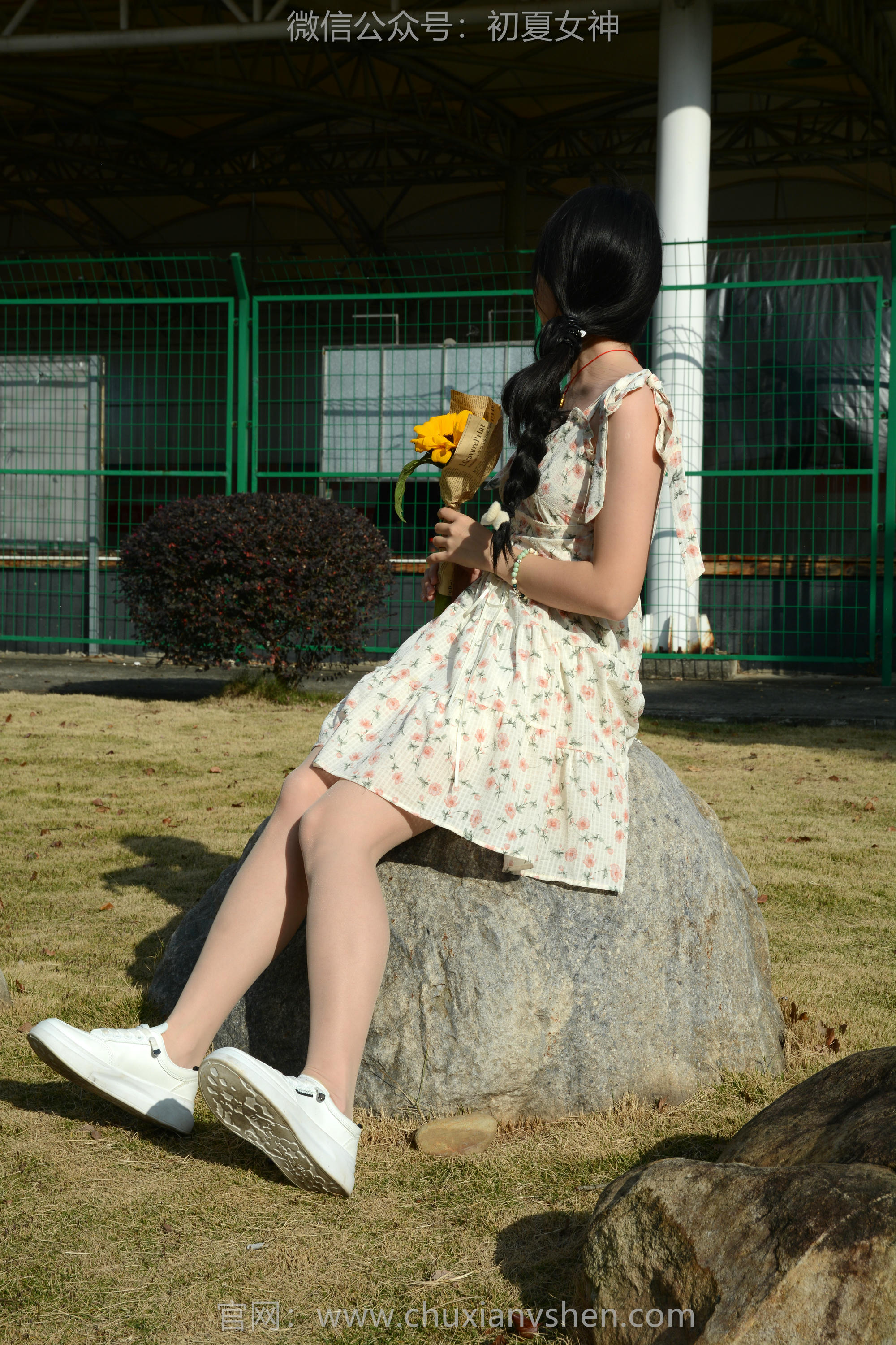 初夏女神 NO.150 双双 迎春碎花裙 [140P1V-5.68GB]_第2集